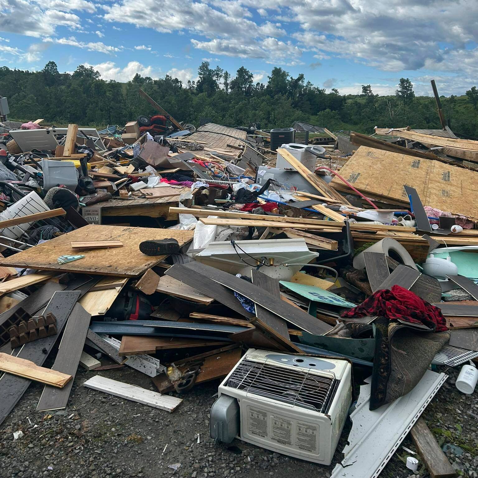 1 Killed and at Least 7 Are Injured in Tornado in Kentucky, Officials Say