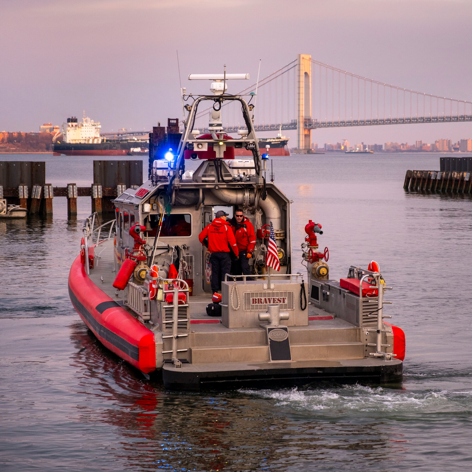 1 Person Is Still Missing After Boat Capsizes Off the Coast of Queens