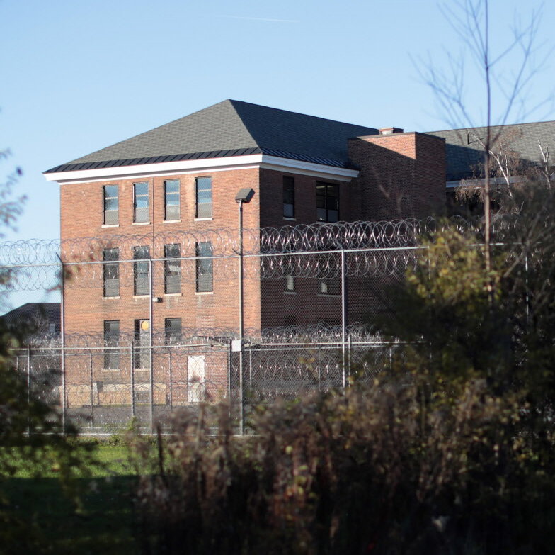 2 Guards Charged With Murder in Beating Death of Prisoner in New York
