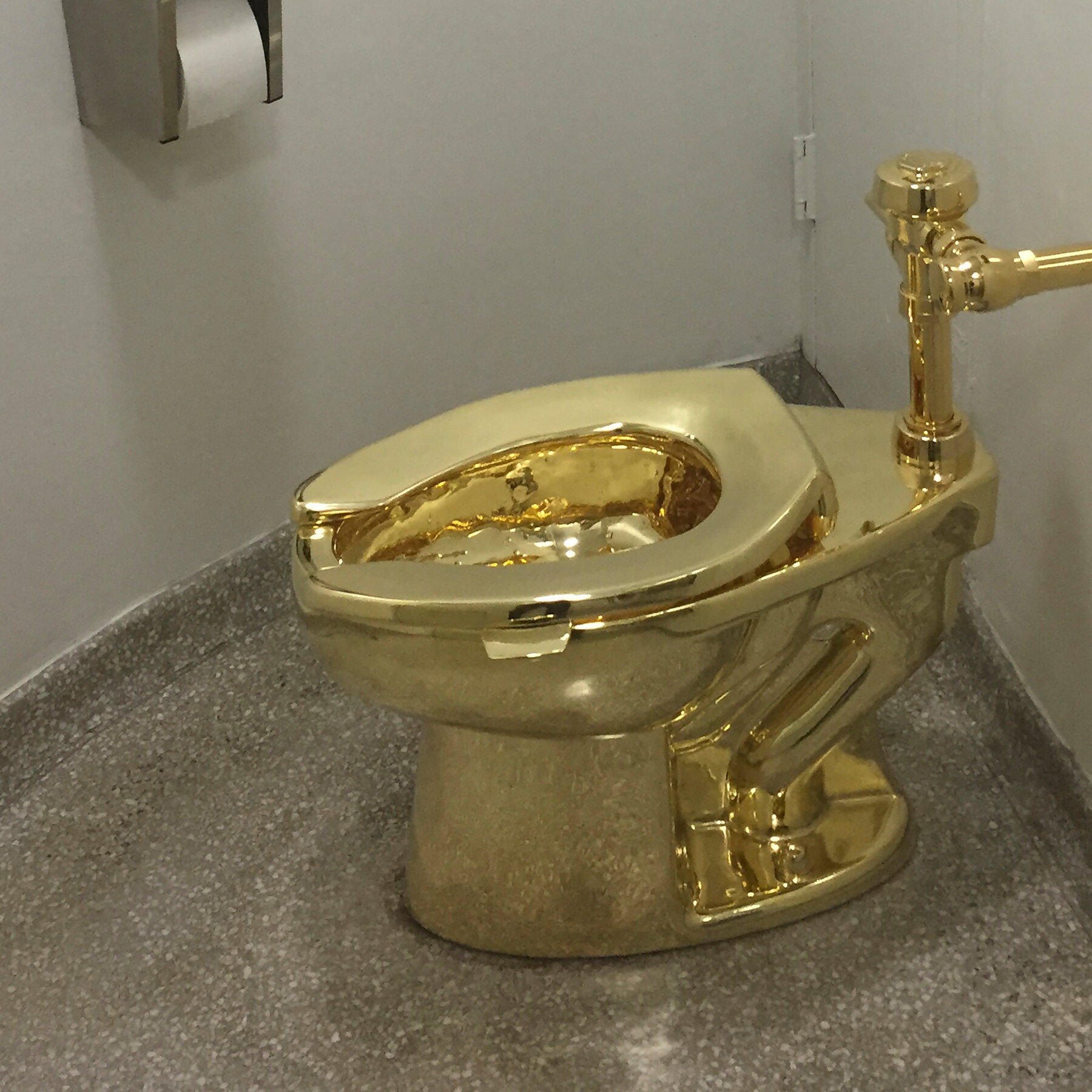 2 Men Are Sentenced in Theft of Golden Toilet