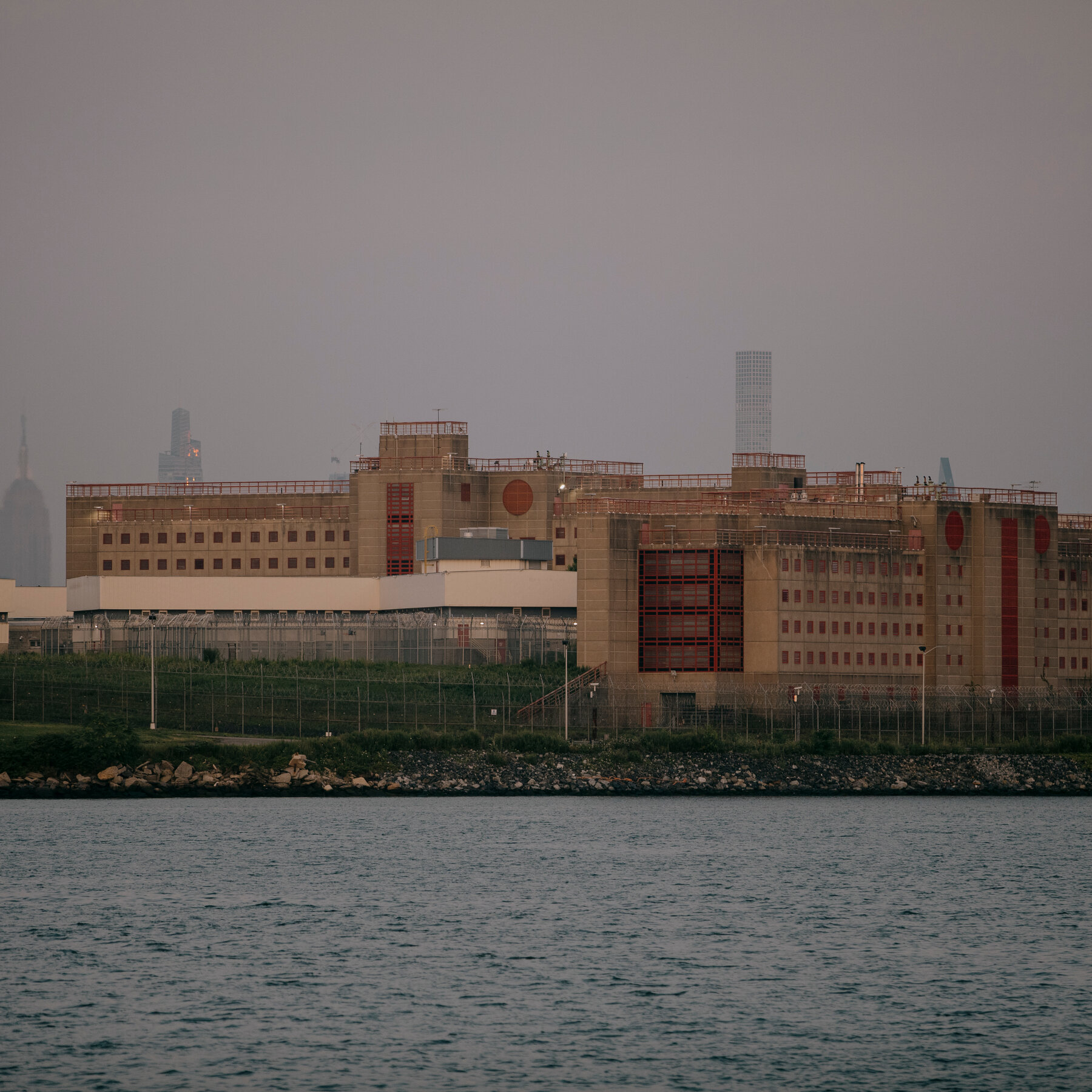 2 Men Held in N.Y.C. Jails Die in a Week, Officials Say