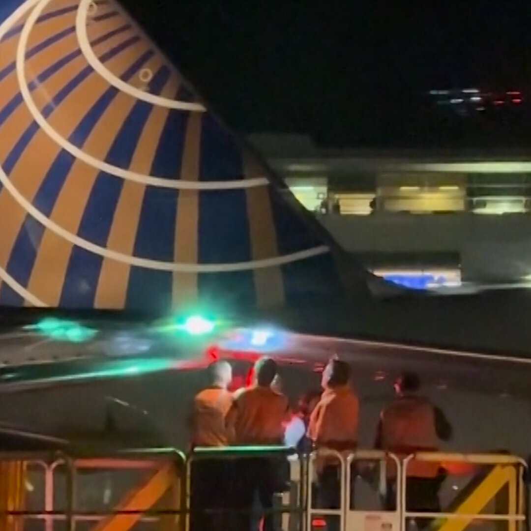 2 United Airlines Jets Clip Wings at San Francisco Airport