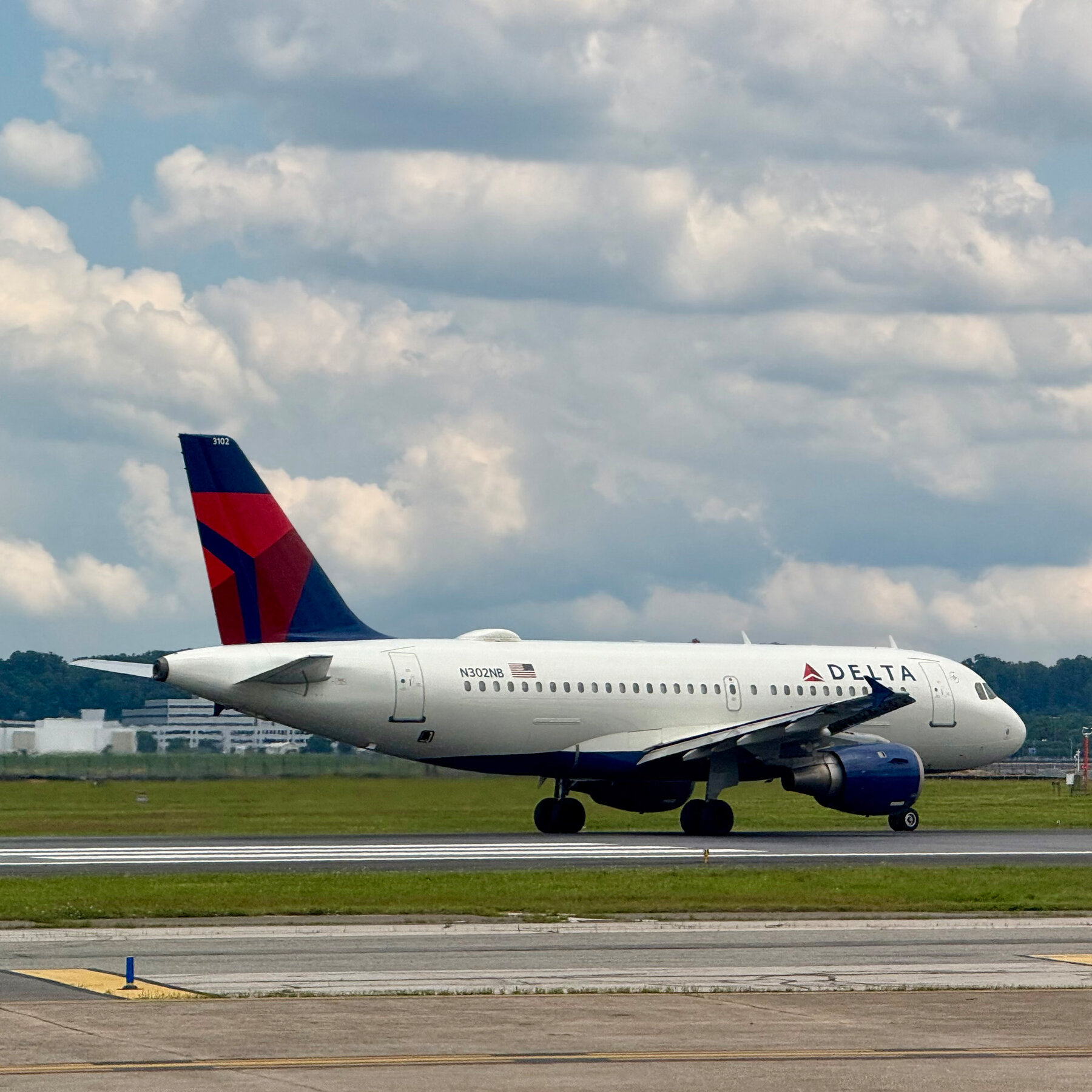 25 Hospitalized After Delta Flight Is Hit by Strong Turbulence