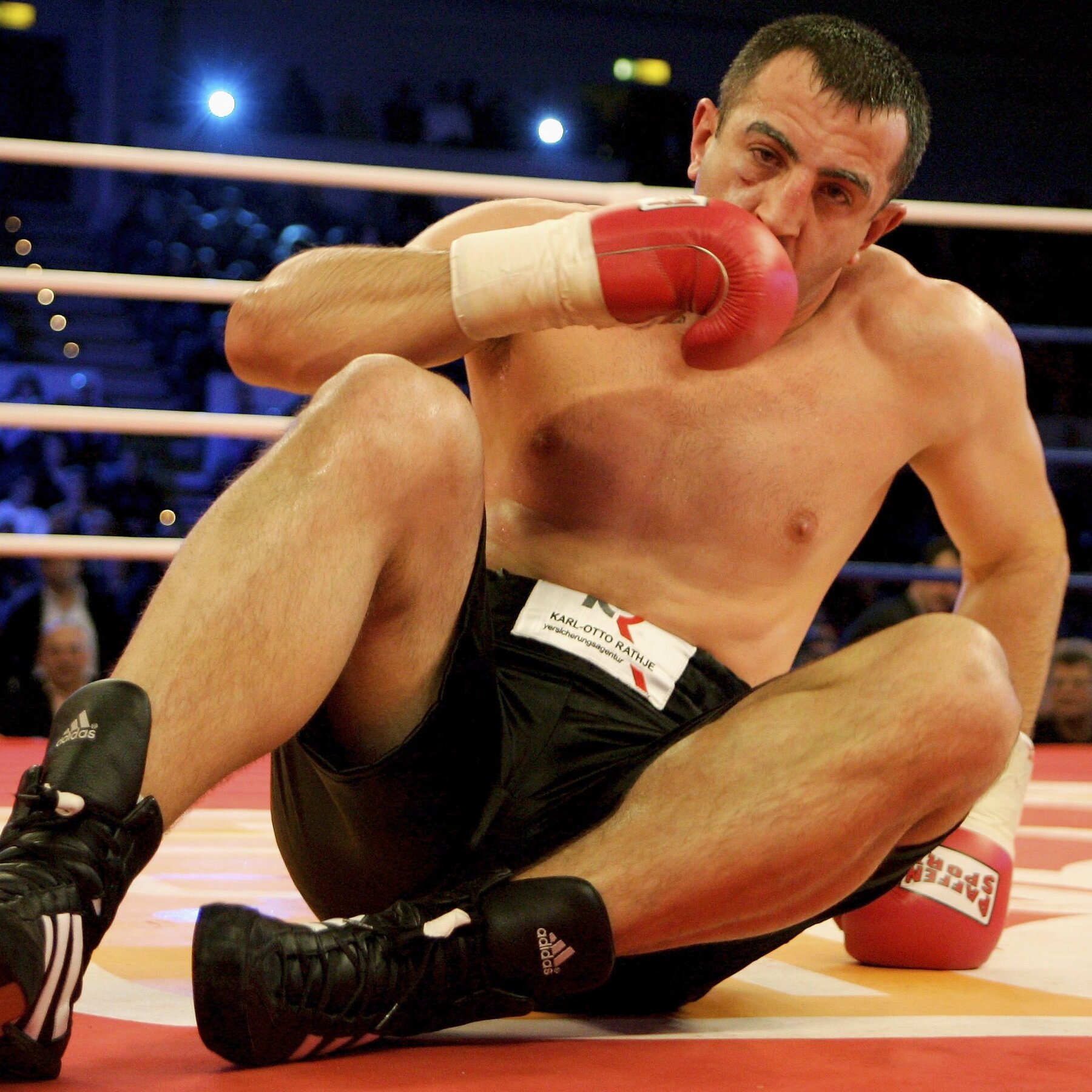 3 Charged With Trying to Bribe Juror in Boxer’s Drug Smuggling Case