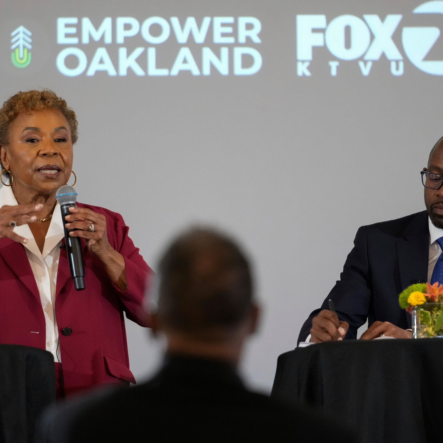 A Congressional Outsider Becomes the Establishment Pick for Oakland Mayor