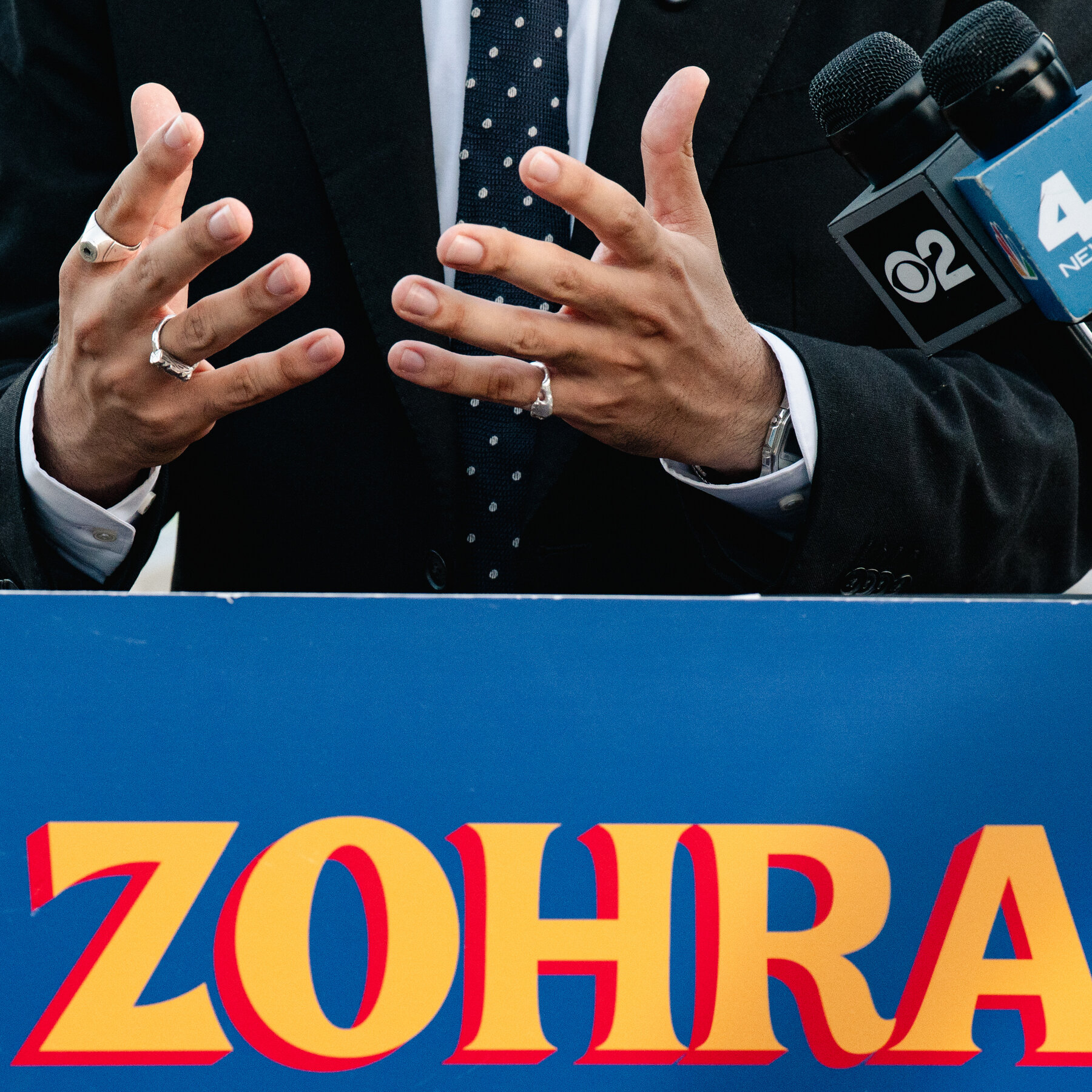 A New Political Star Emerges Out of a Fractured Democratic Party