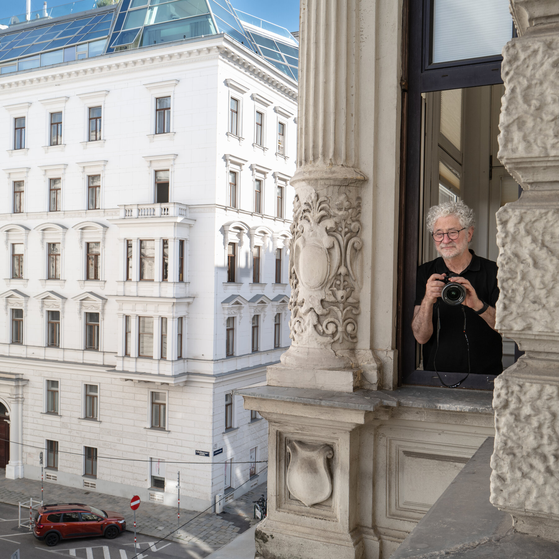 A Photographer Captures Jewish Life Before and After the Holocaust