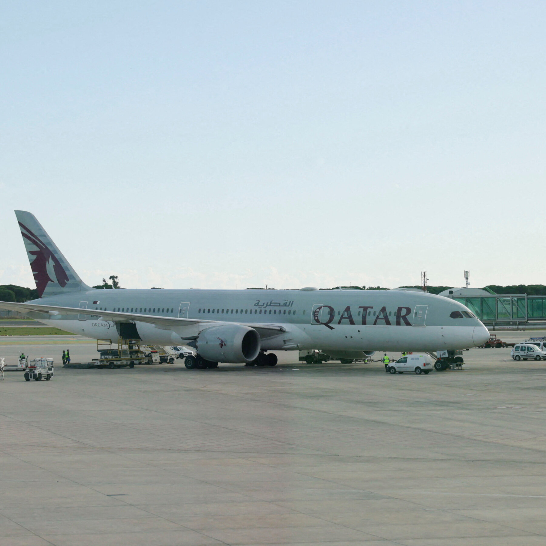 A Woman Died Midflight. They Had to Sit Next to Her Body.