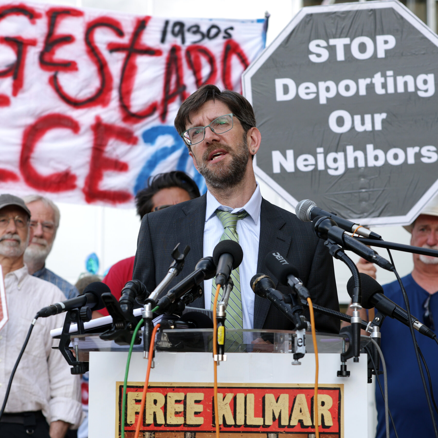 Abrego Garcia, Free From Tennessee Jail, Is Returning to Maryland, Lawyer Says