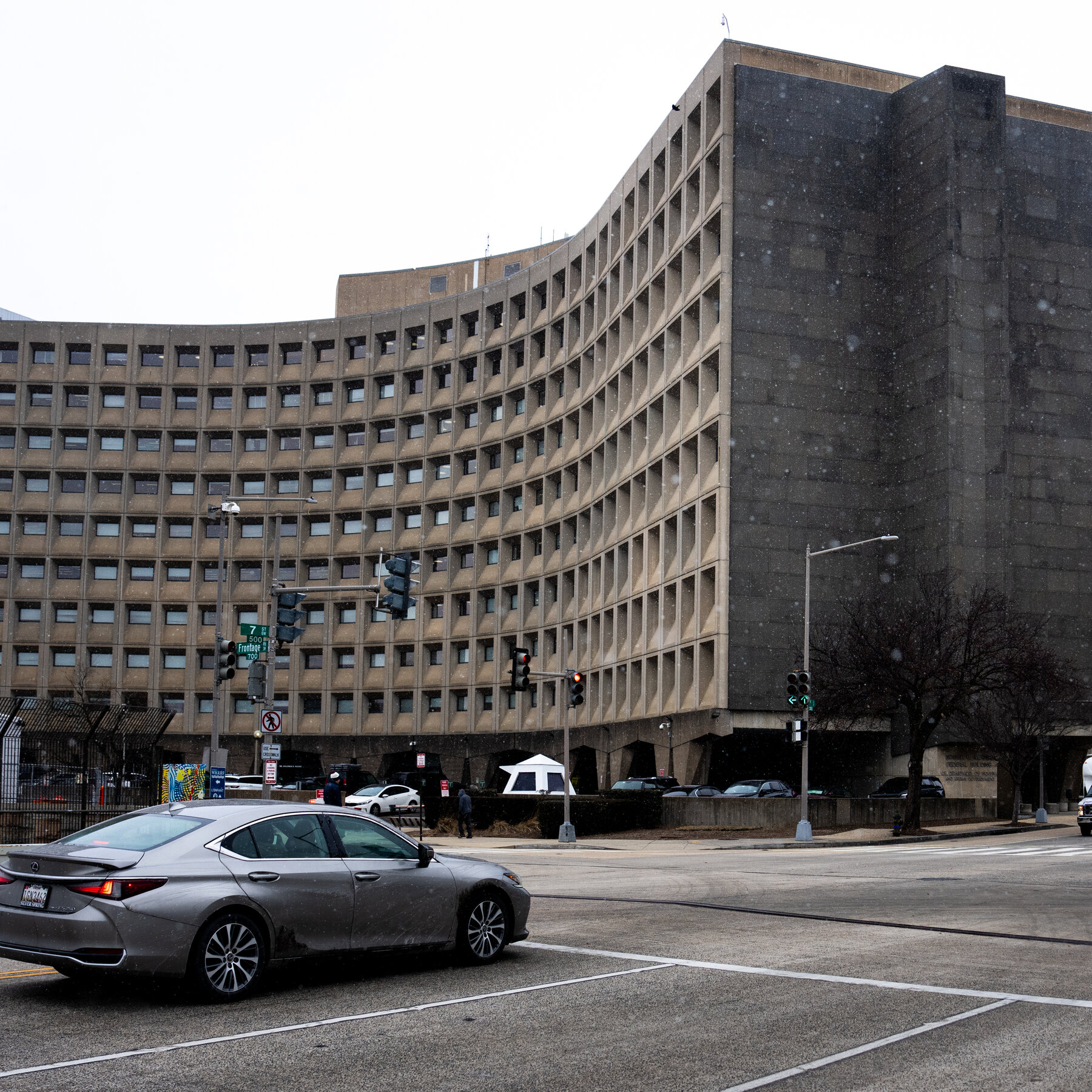 AI Video of Trump and Musk Appears on TVs at HUD Building