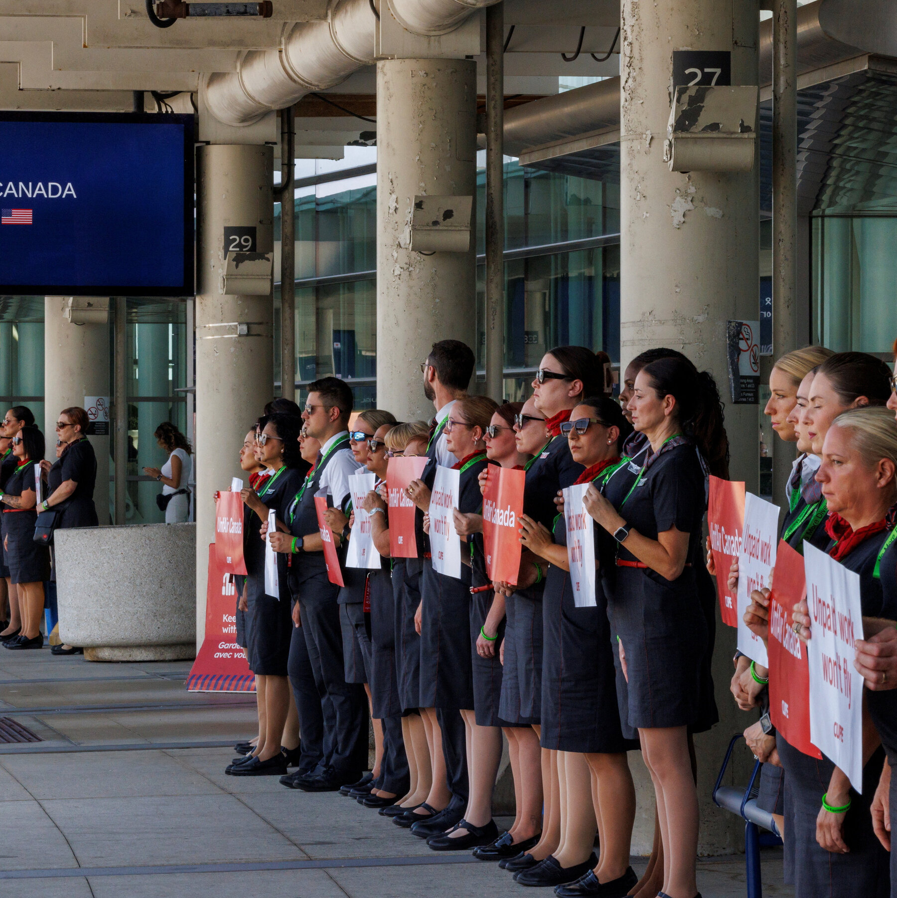 Air Canada Cancels Flights Ahead of Possible Flight Attendant Strike