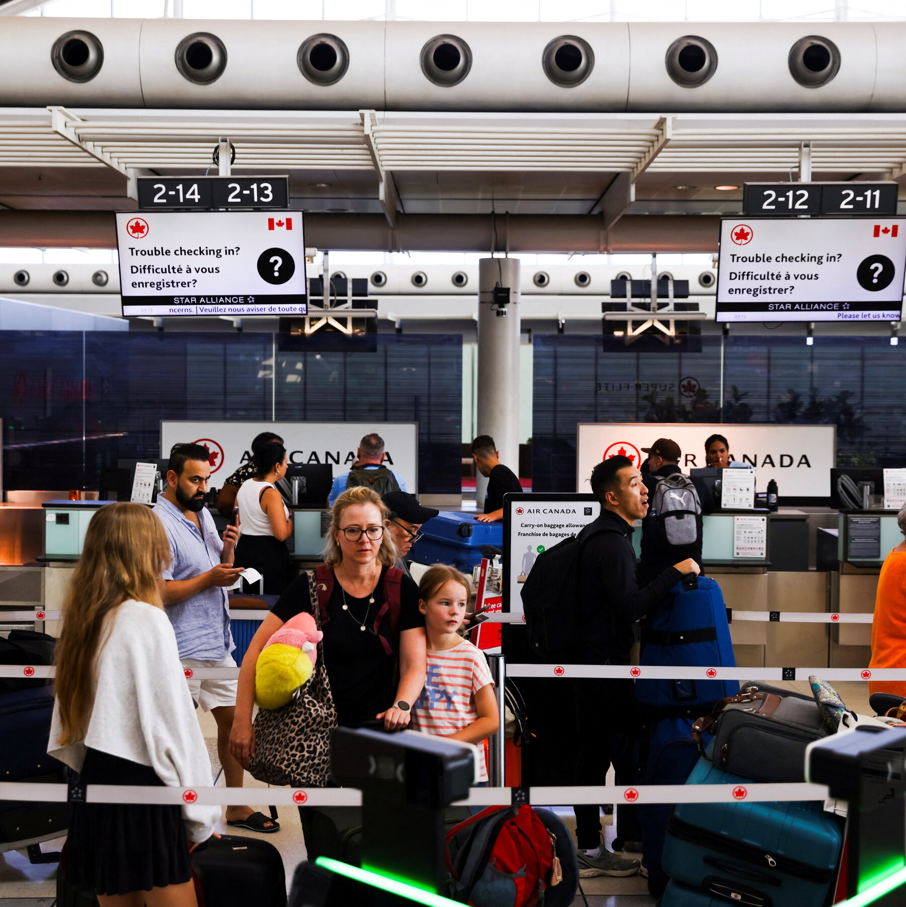 Air Canada’s Flight Attendants Reject Call for Arbitration