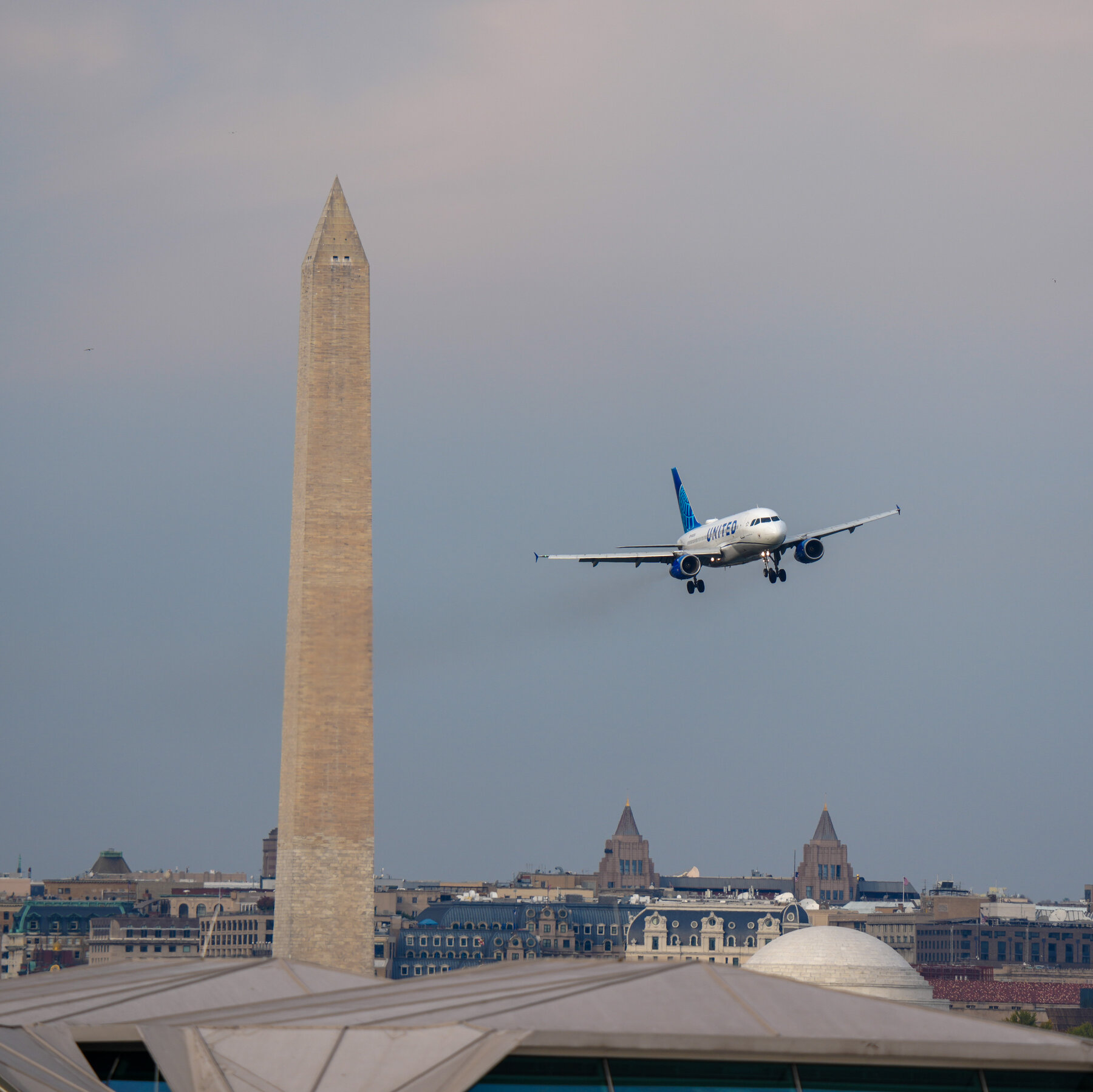 Air Traffic Crisis Shows Signs of Easing Amid Shutdown, but Restrictions Persist