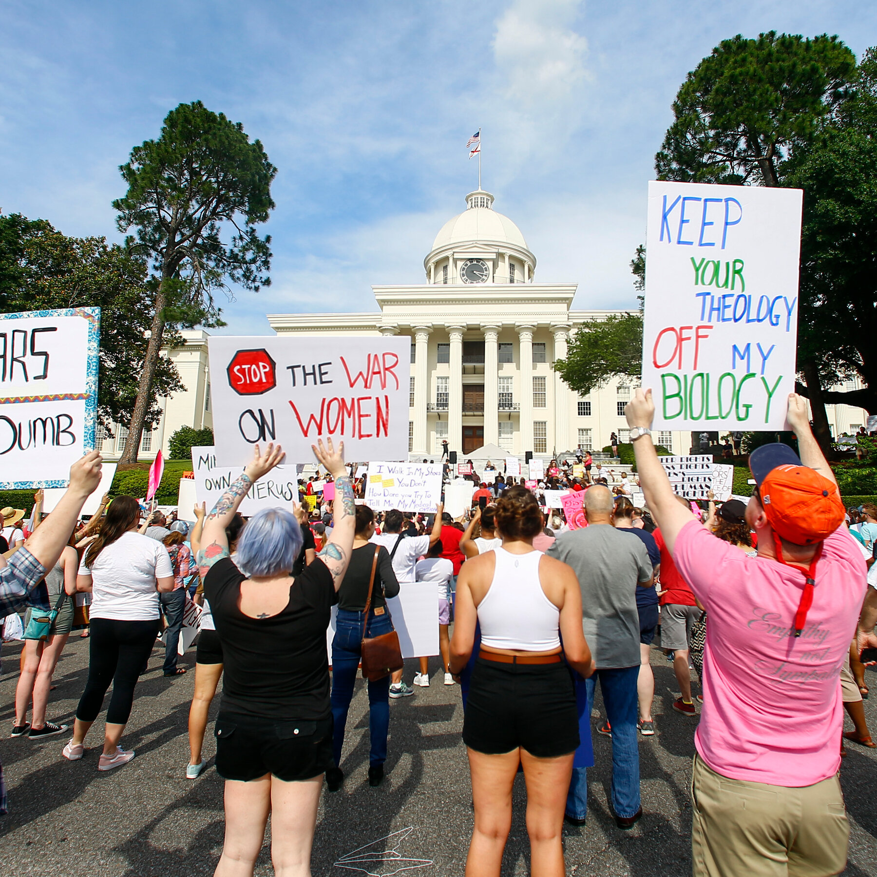 Alabama Can’t Prosecute Those Who Help With Out-of-State Abortions, Judge Rules