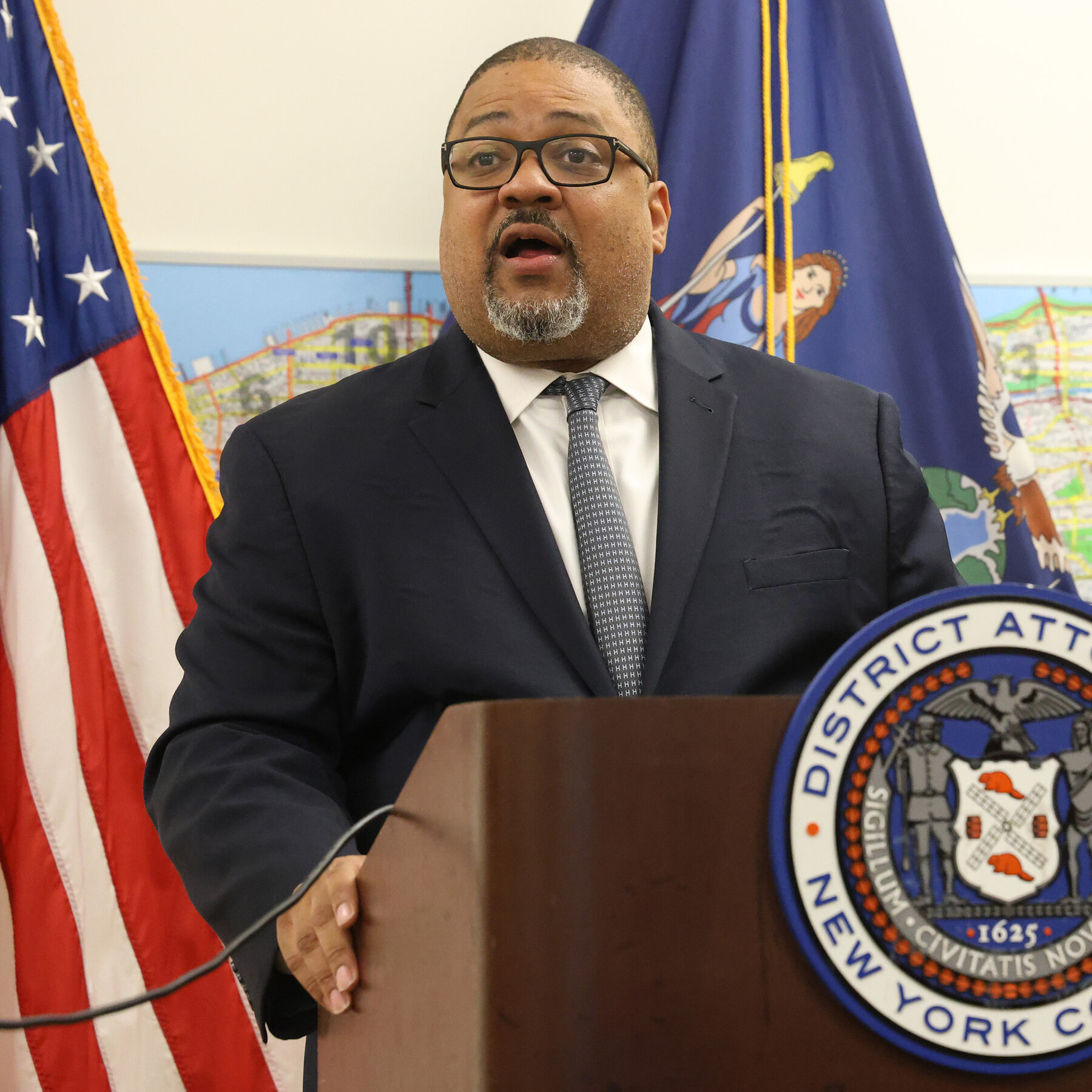 Alvin Bragg Is Re-elected as Manhattan’s District Attorney