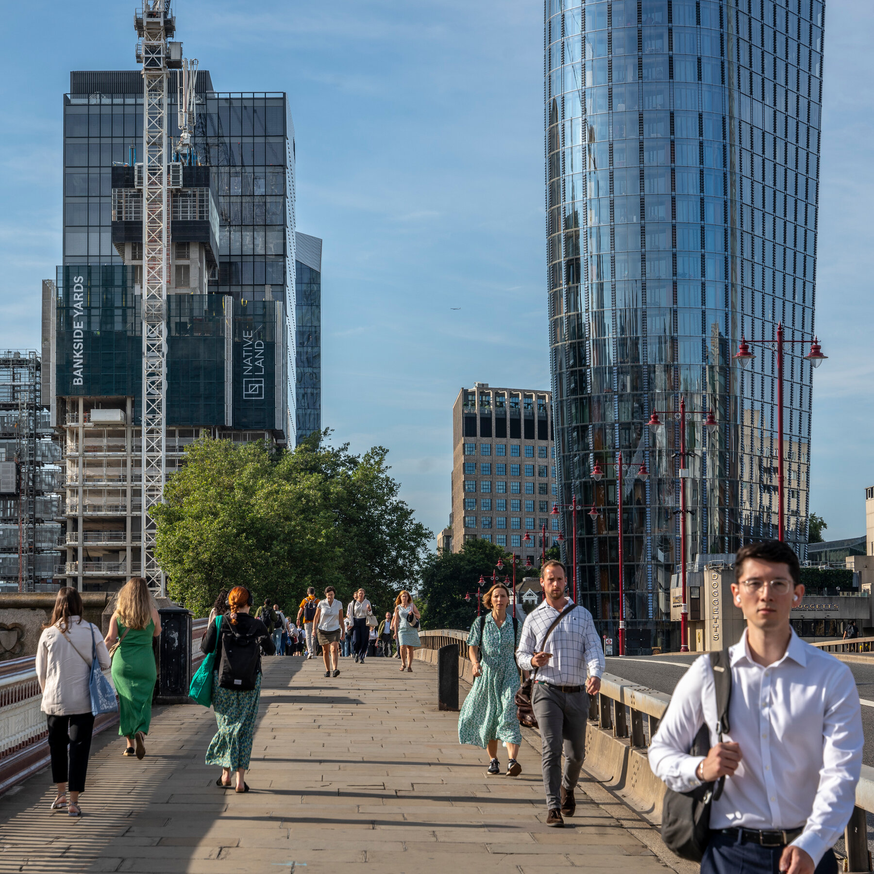 American Emigration to Britain Rises