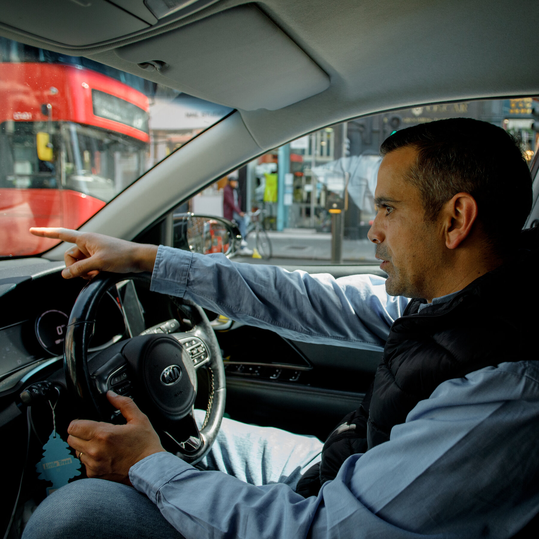 Amid GPS and Ride-Hailing, the Allure of London’s Black Cab Endures