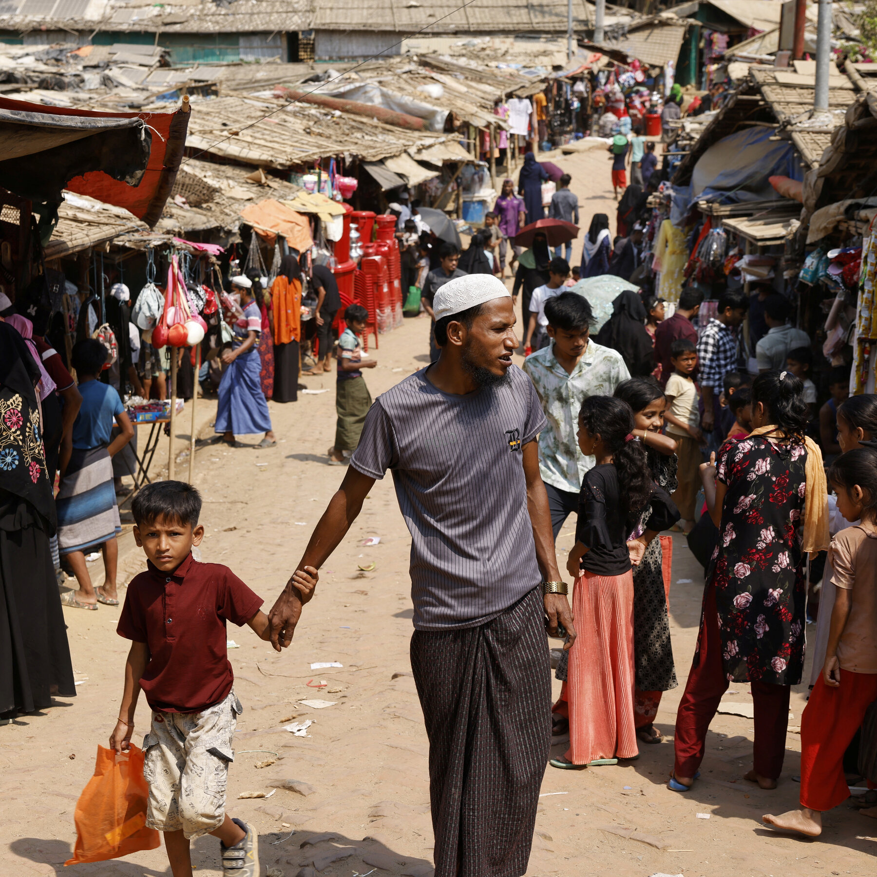 Armed Rohingya Group’s Leader Is Arrested in Bangladesh