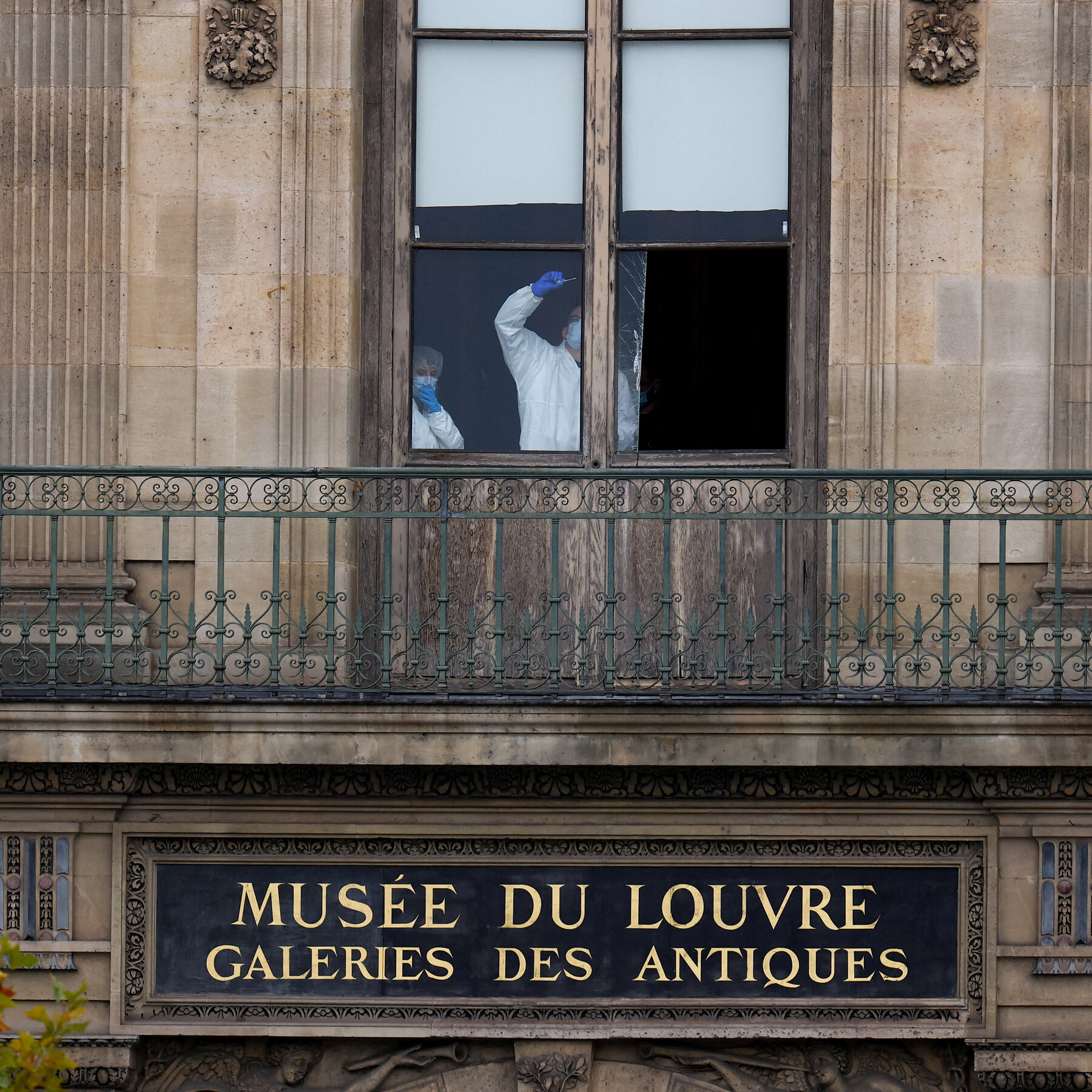 Arrests in Louvre Heist Show Power of DNA Databases in Solving Crimes