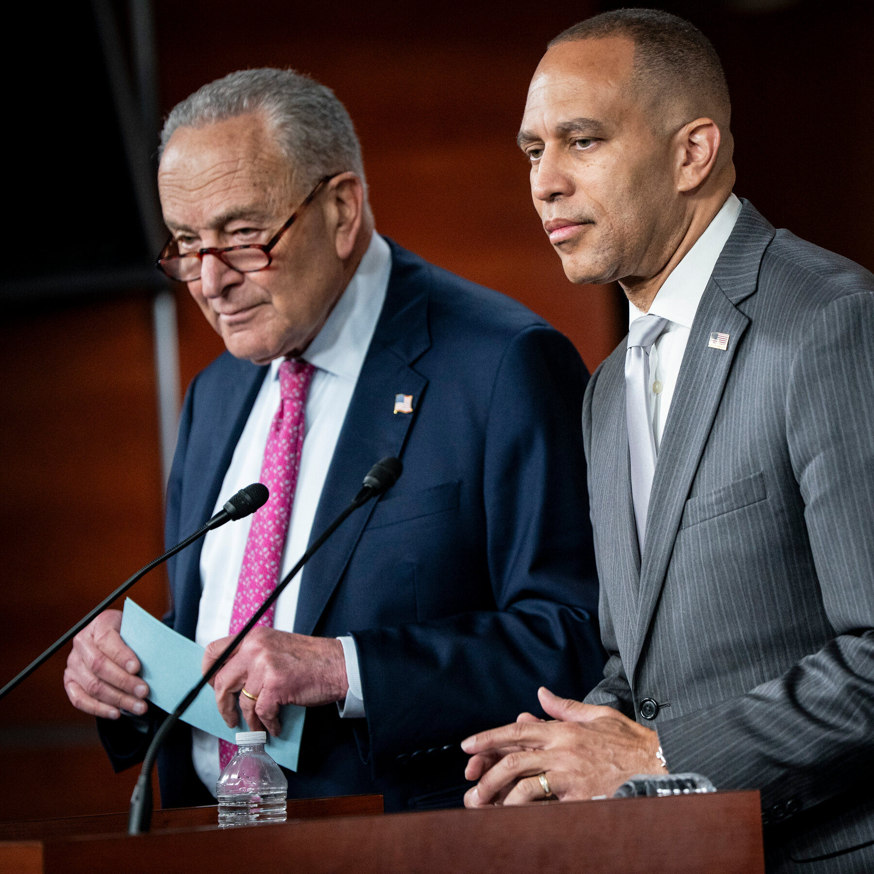 As Donors Work Against Mamdani, Top Democrats Stop Short of Backing Him