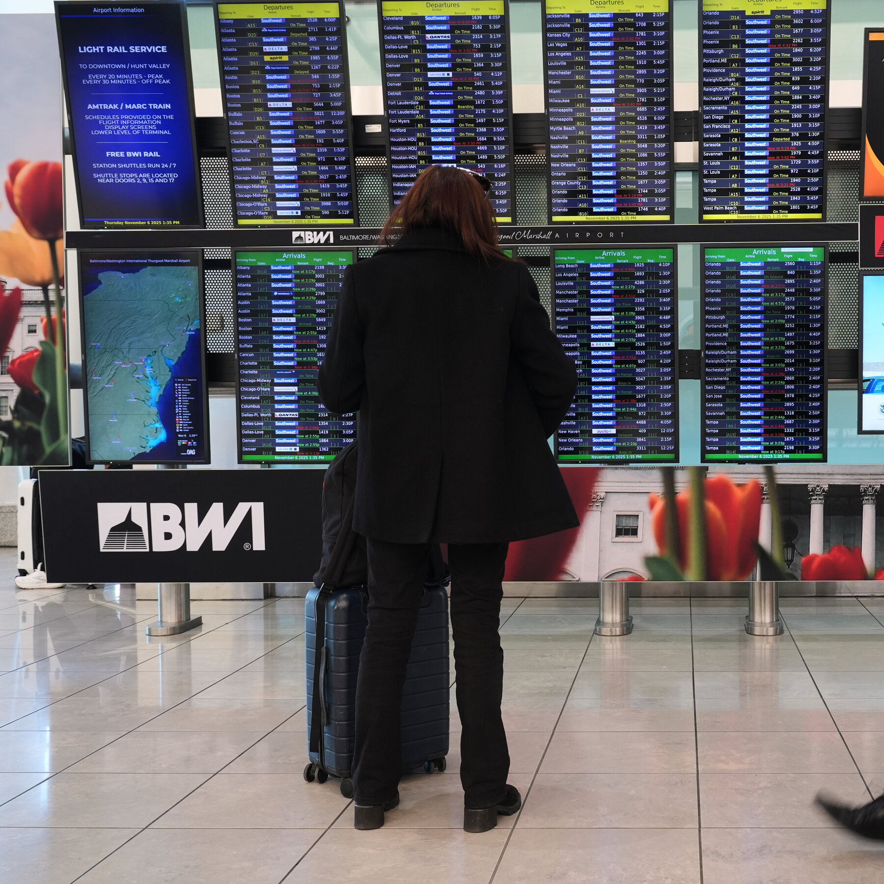 As Hours Dwindled Before Flight Cuts, the Government Was Publicly Mum