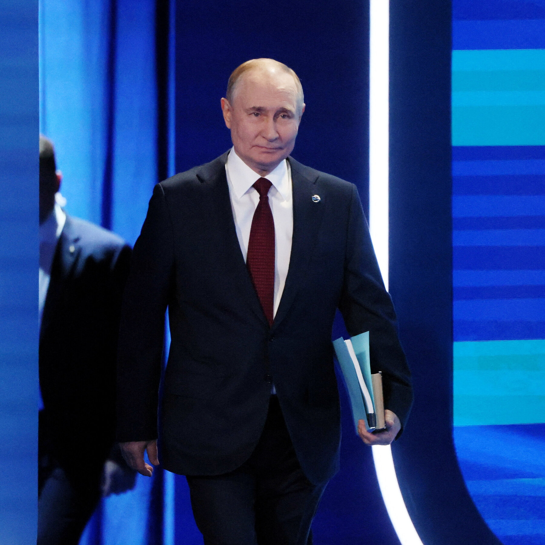 As Russian Drones Menace Europe, Putin Says Moscow Has No Plans to Invade