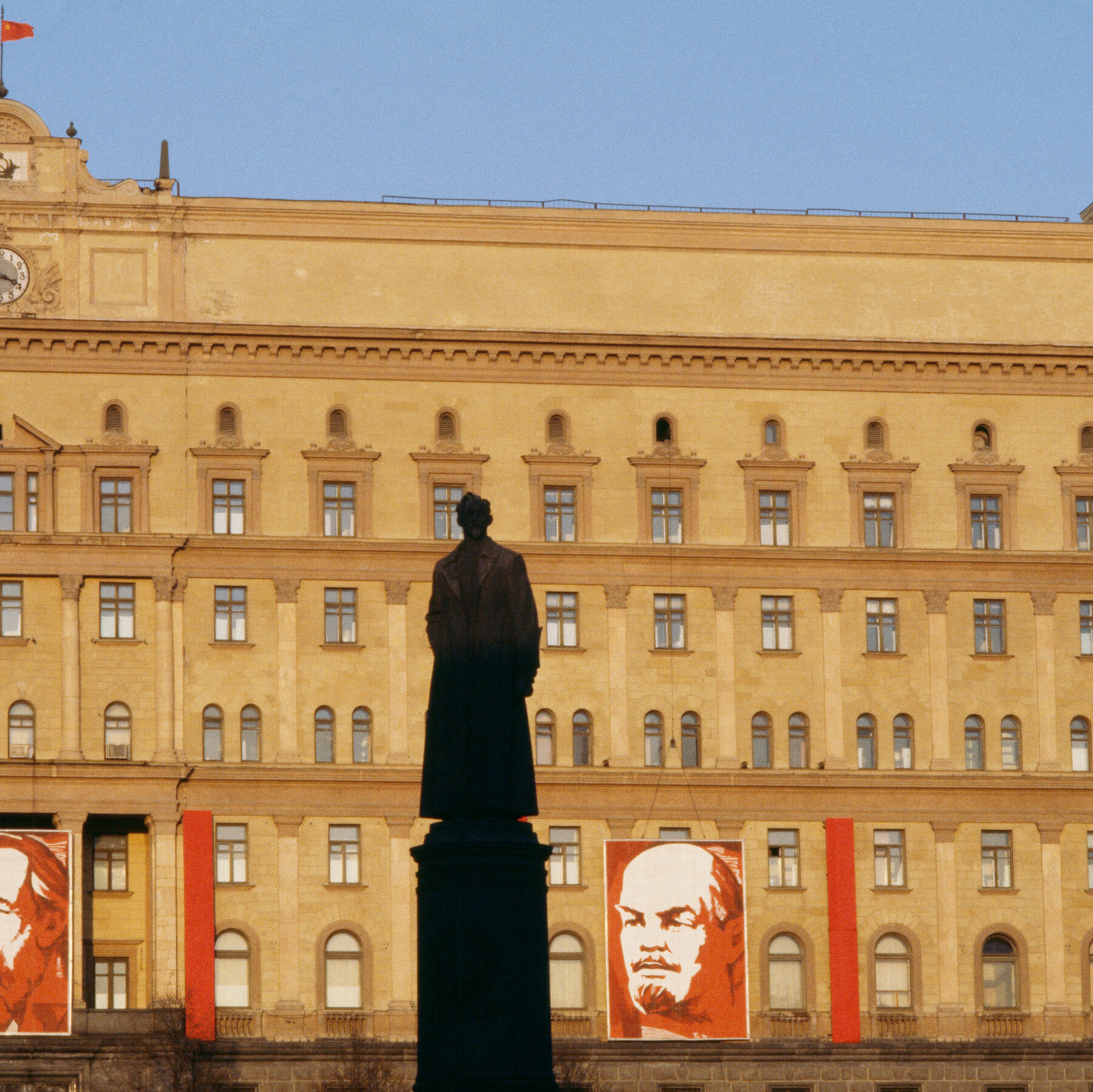 As the Soviet Union Fell, Did the K.G.B. Leave Behind a Gift in Brazil?