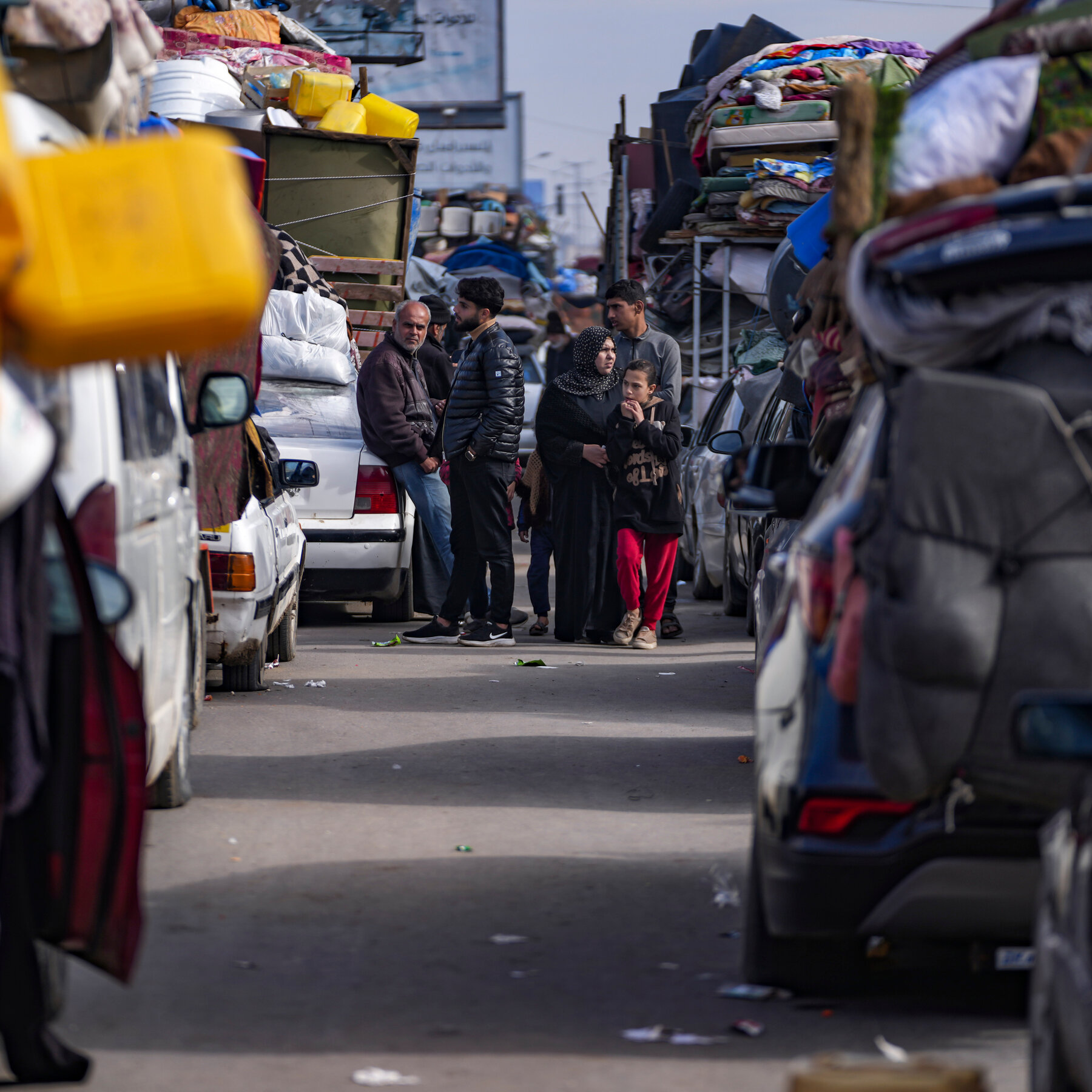 As Thousands Try to Return Home, Fragile Mideast Cease-Fires Are Tested