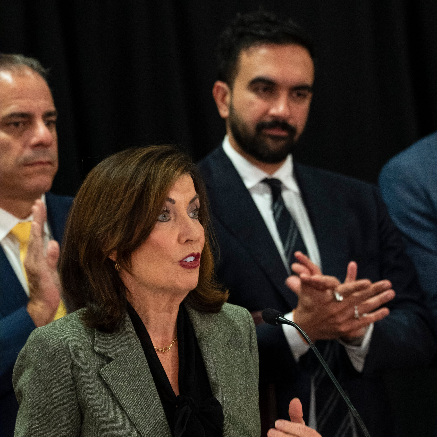 As Trump Hurls Fresh Threats and Insults, Hochul Has Mamdani’s Back
