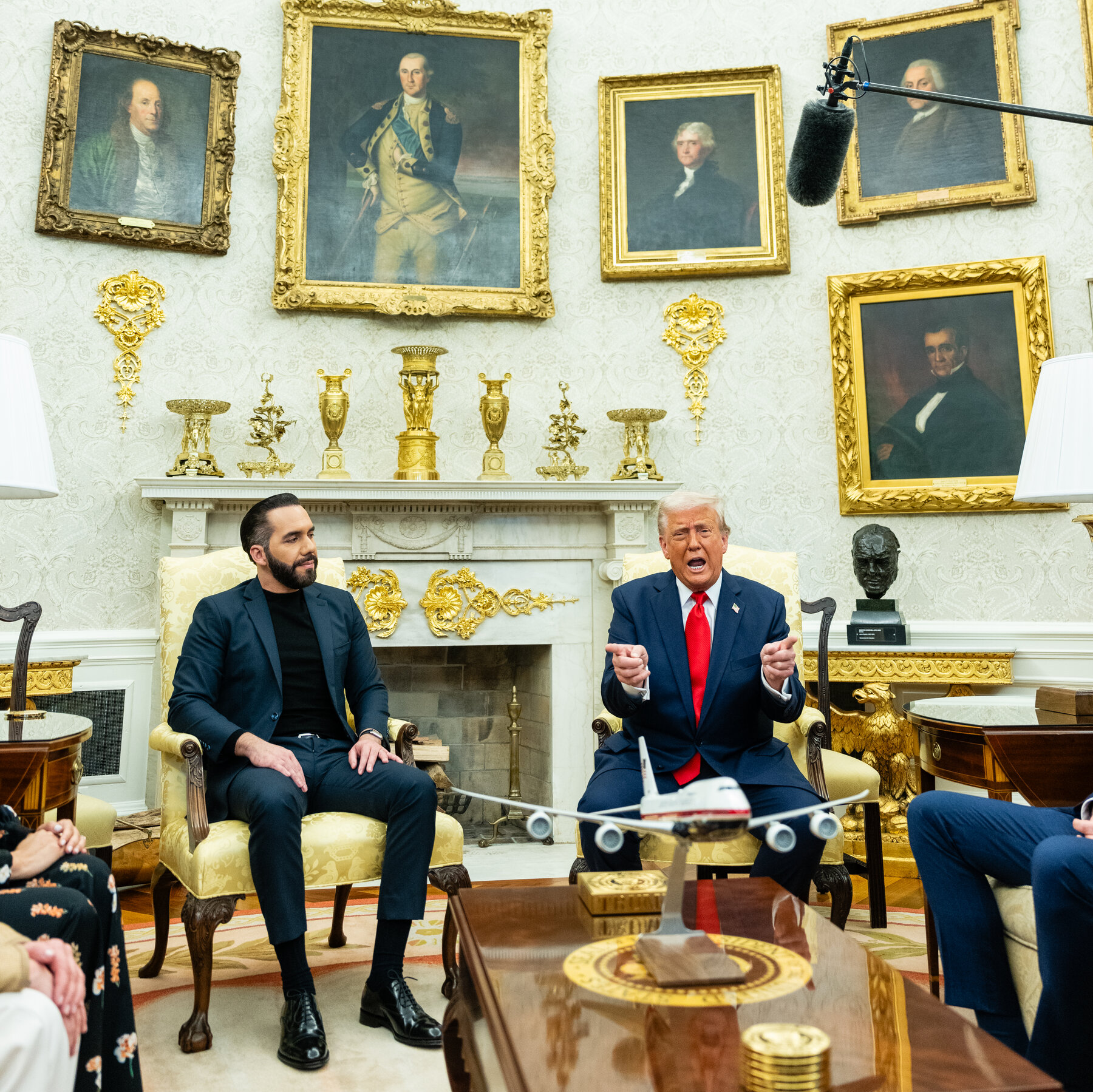 As Trump Makes His Case, He Turns to the Oval Office Set Piece