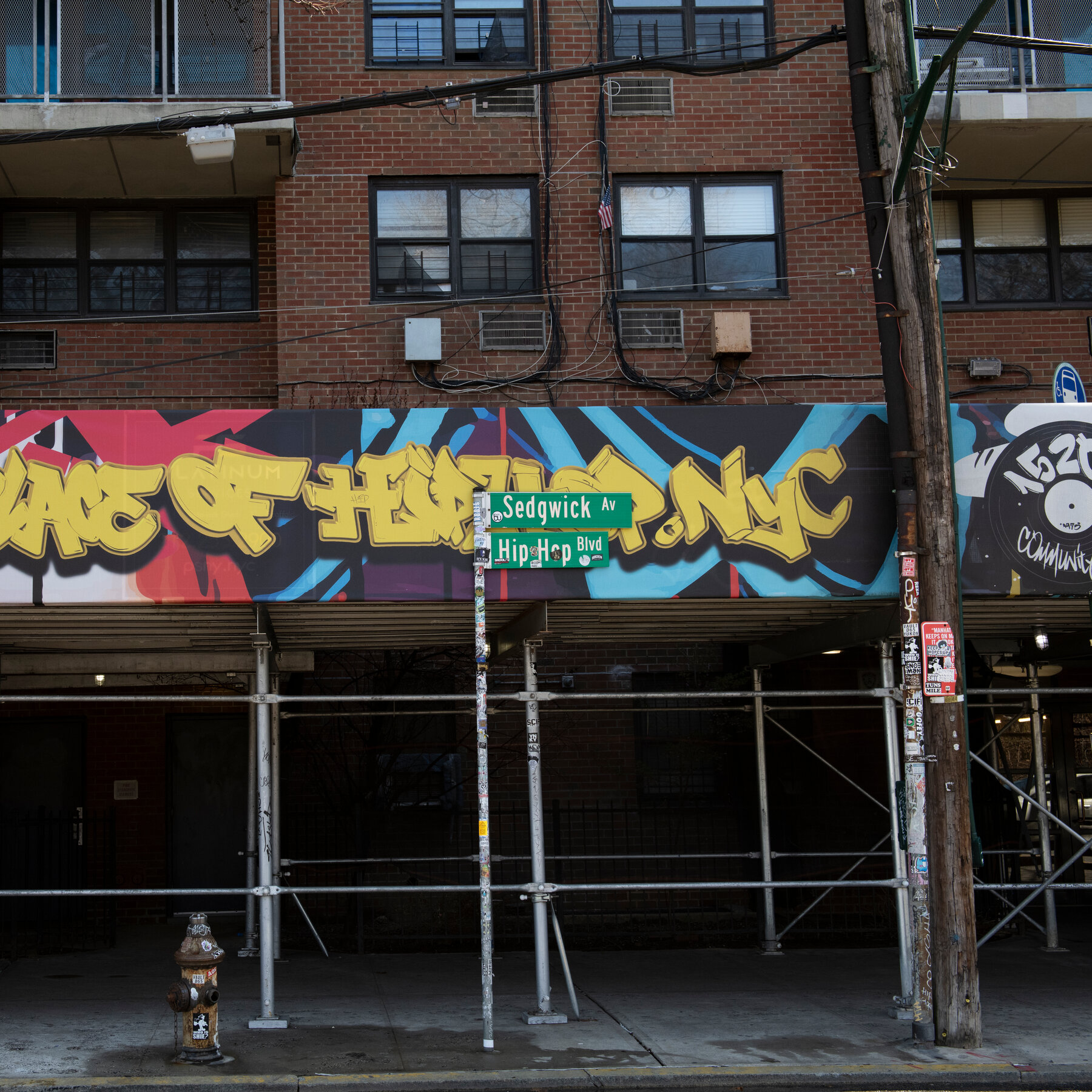At a Hip-Hop Landmark, a Fight Over Sidewalk Shed Art