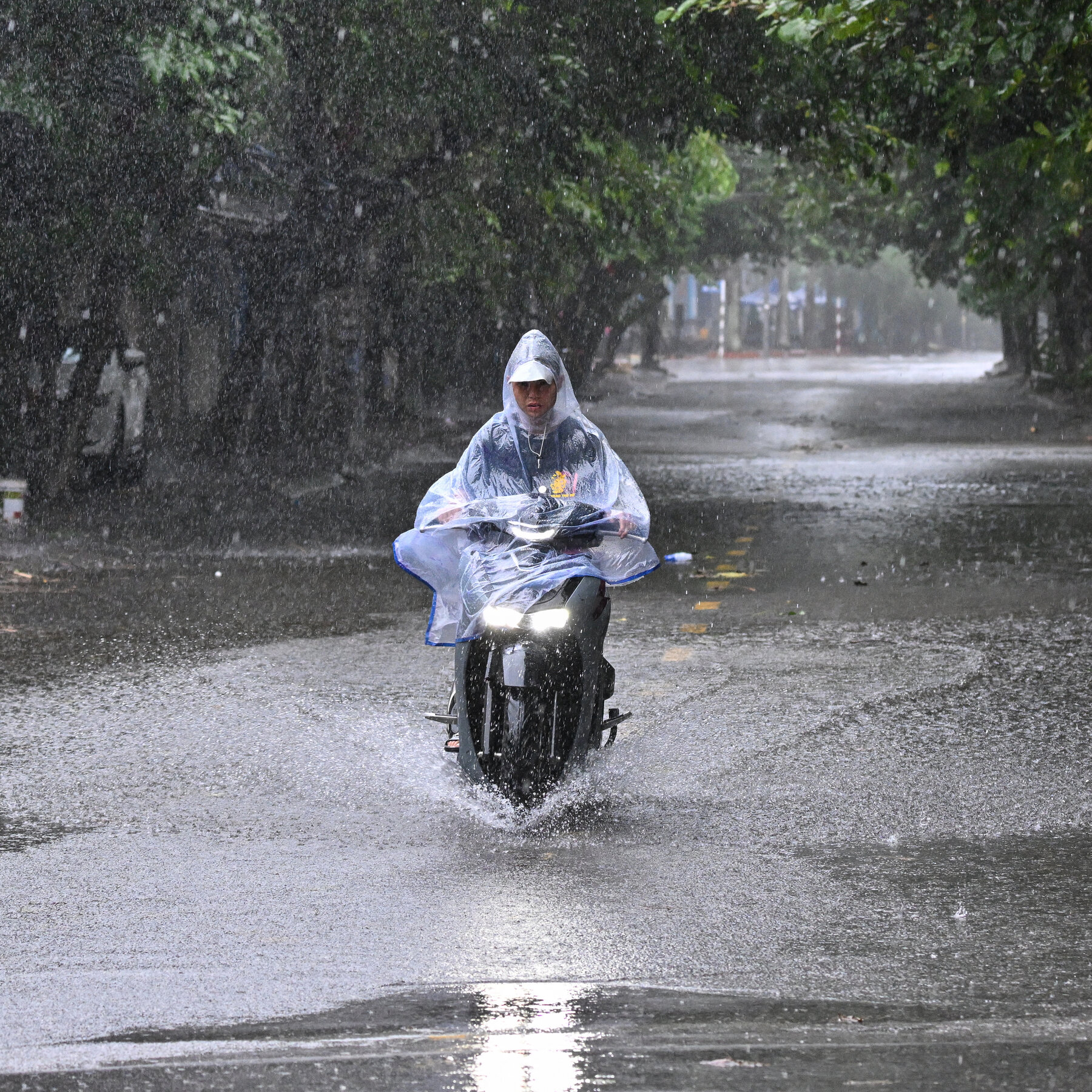 At Least One Dead as Typhoon Kajiki Slams Vietnam