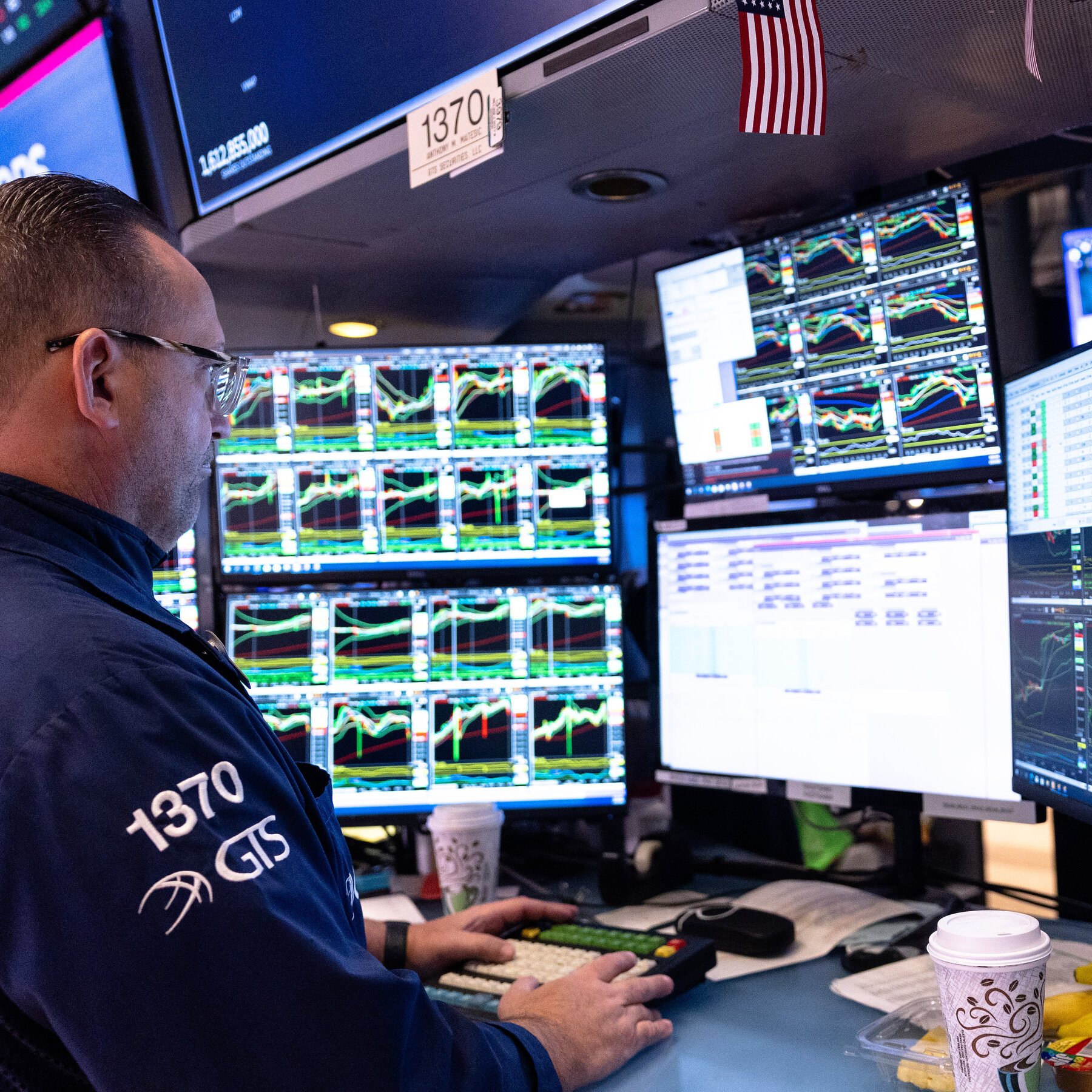 Auto Stocks Tumble After Trump’s Tariffs Announcement