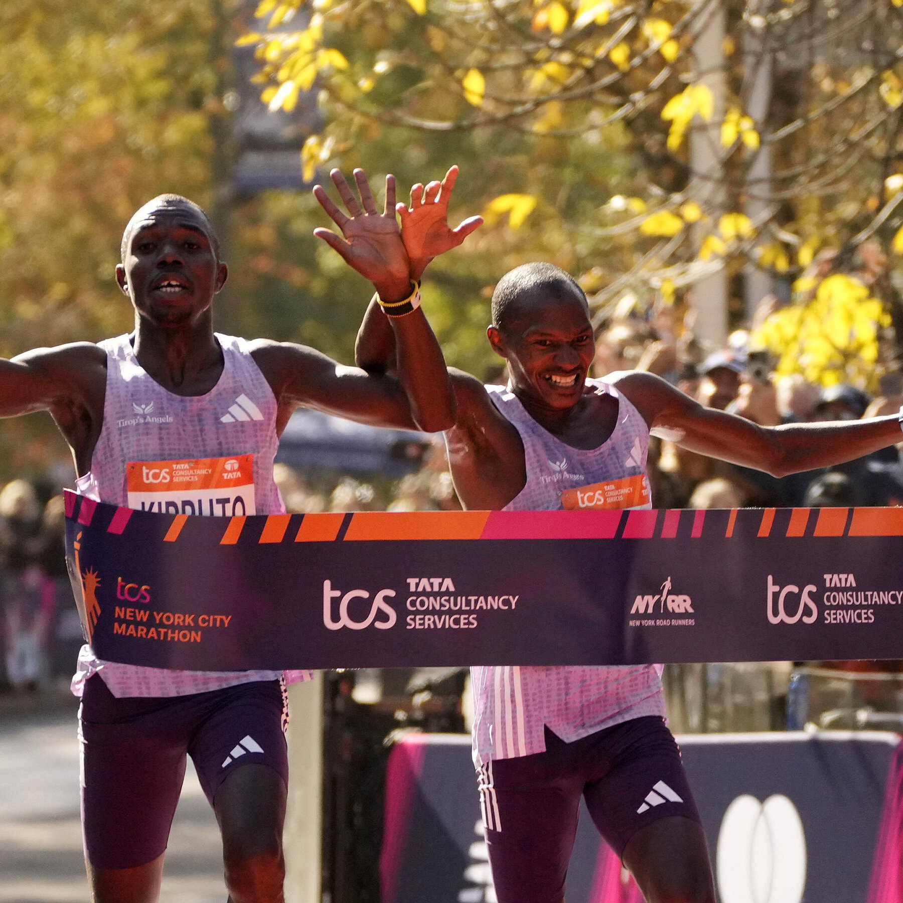 Benson Kipruto wins the men’s race.
