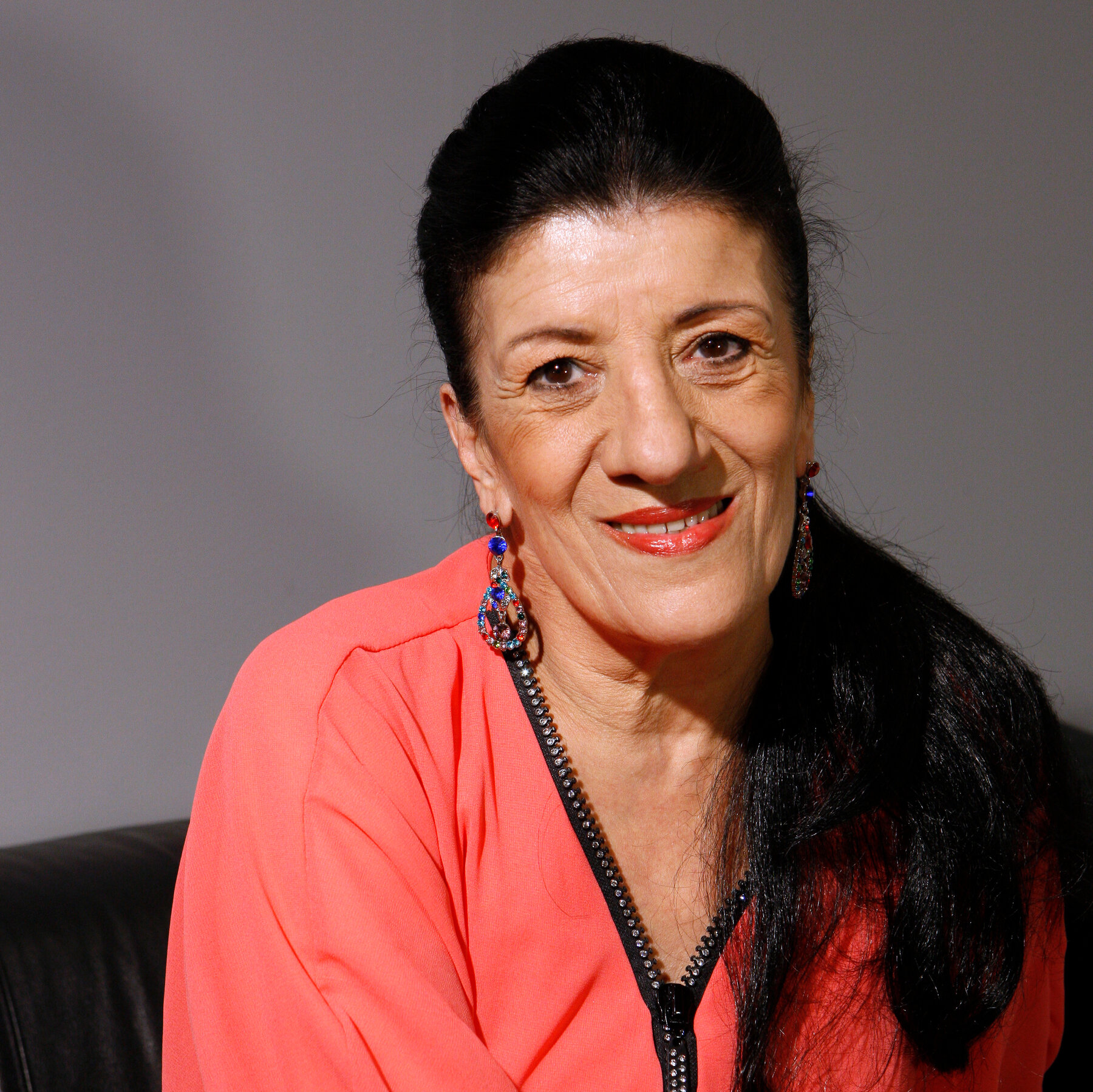 Biyouna, Algerian Star With Tart Tongue Onscreen and Off, Dies at 73