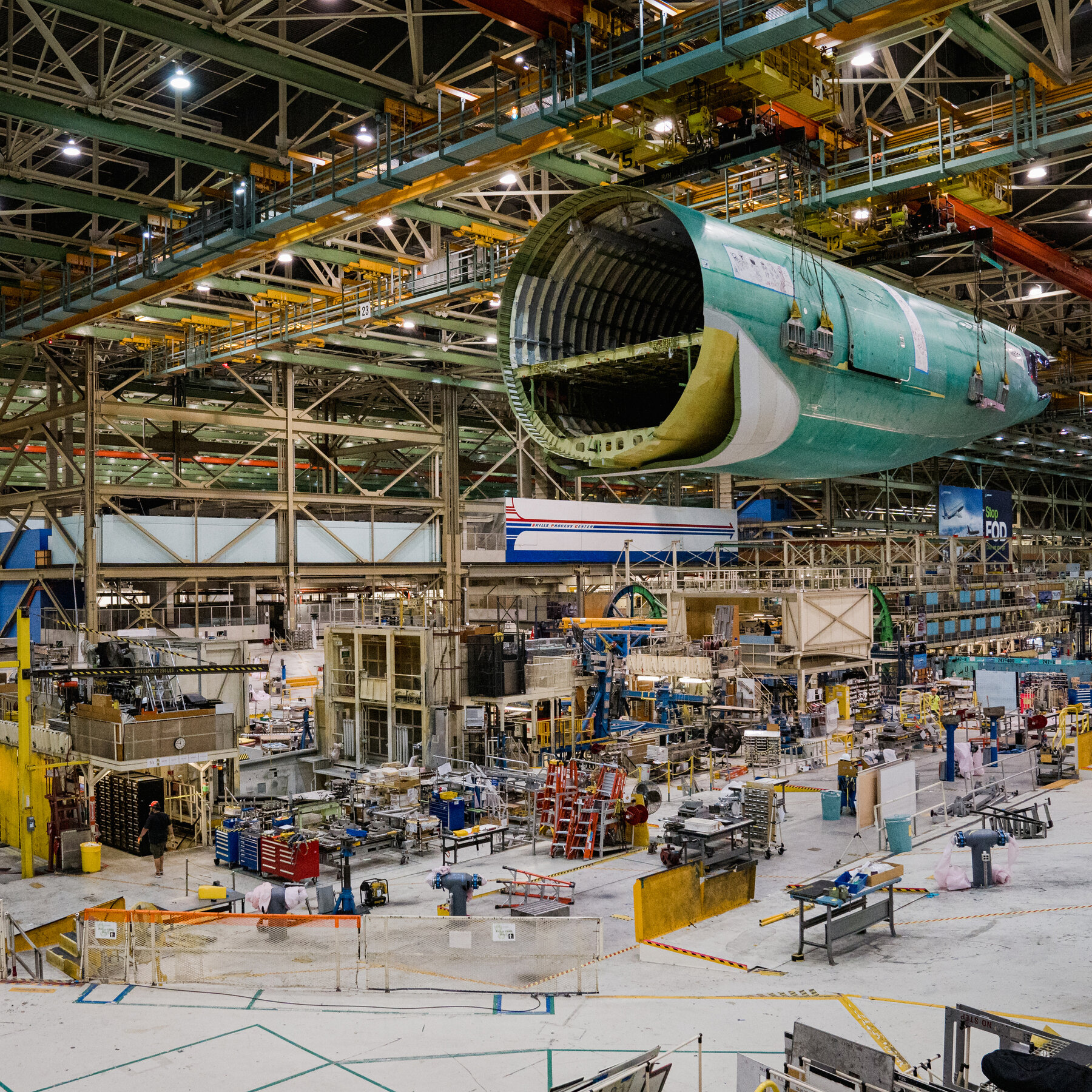 Boeing Reports Bigger Quarterly Loss but Sales Improved