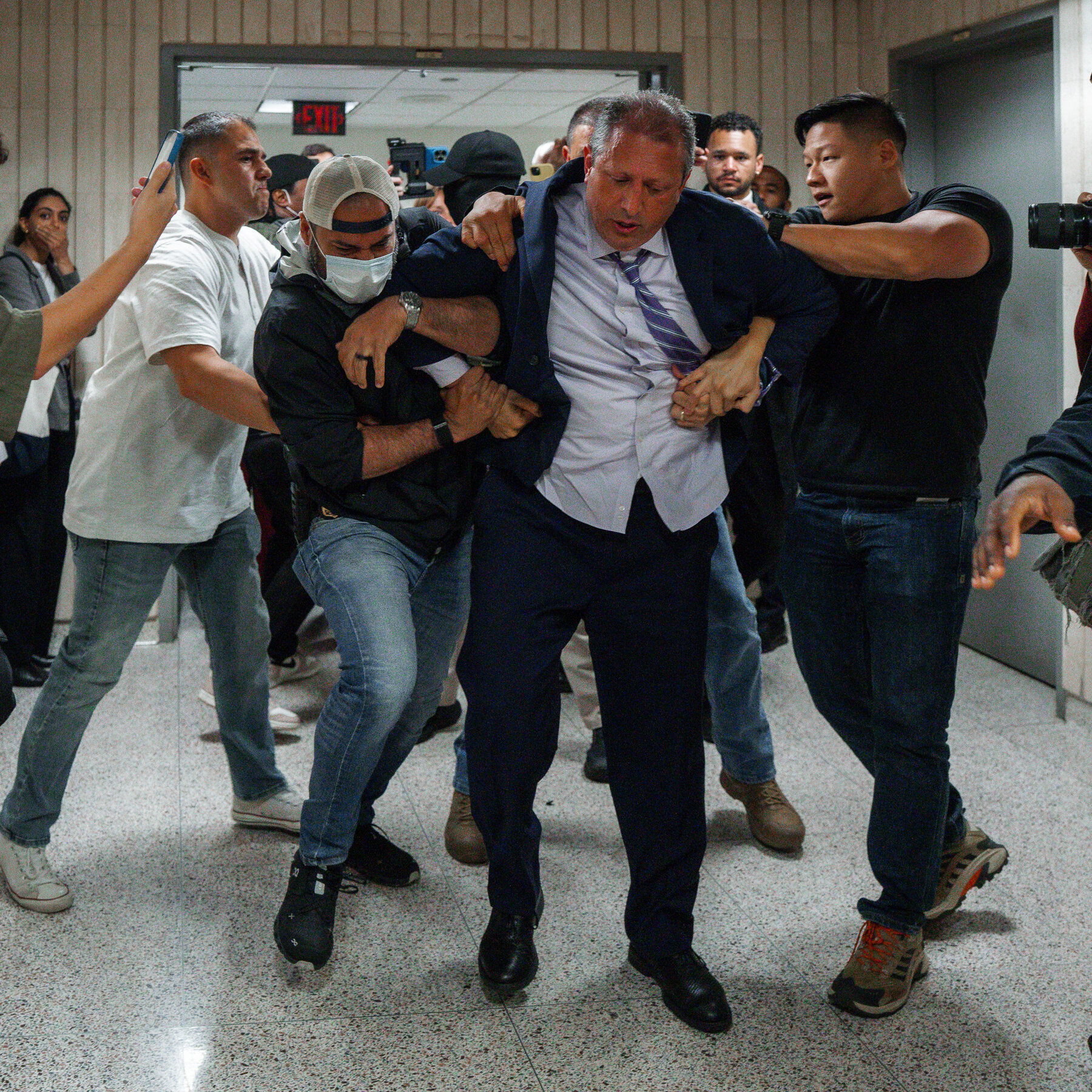 Brad Lander Is Arrested by ICE Agents at Immigration Courthouse