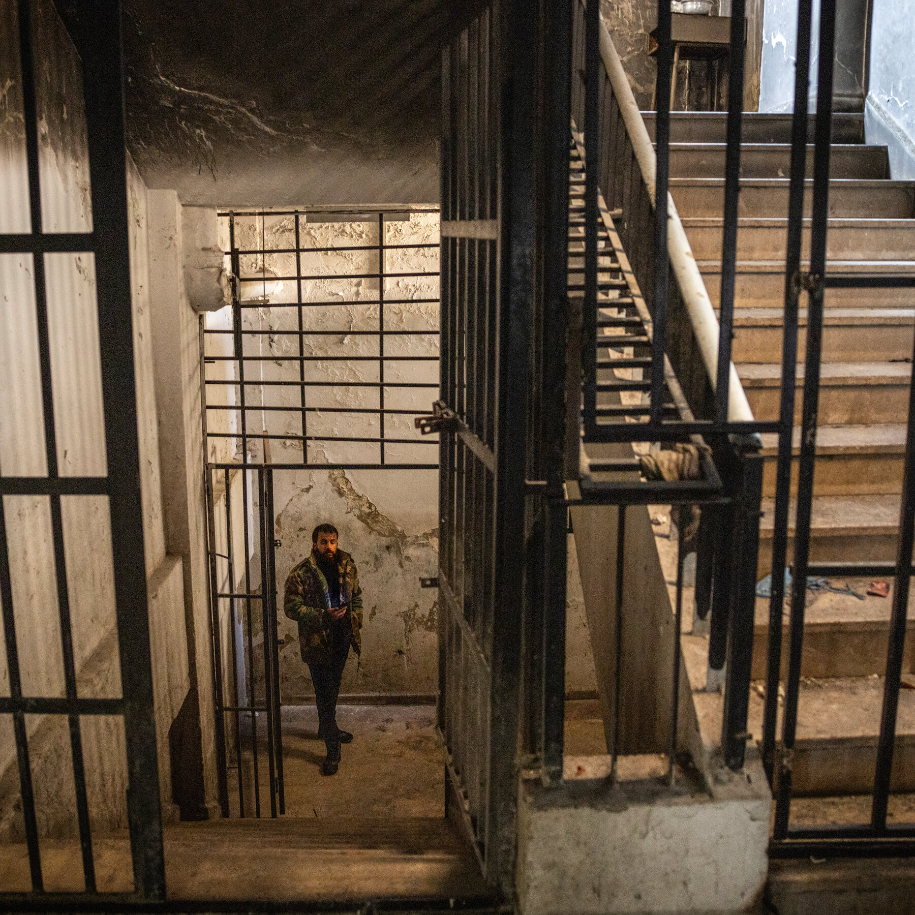 Britain Lifts Sanctions on Syrian Security Agencies