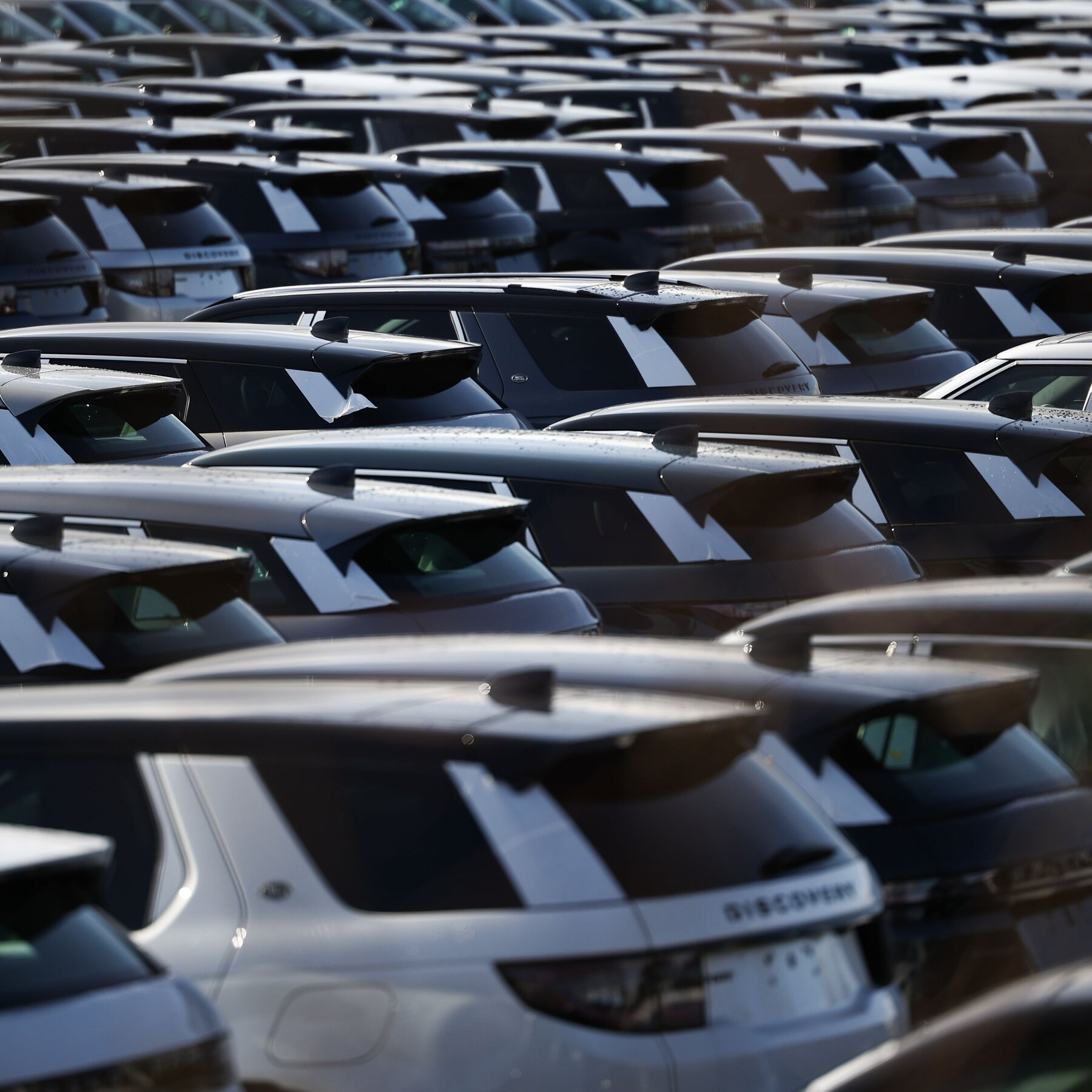 British Carmaker Jaguar Land Rover Pauses Shipments to U.S.