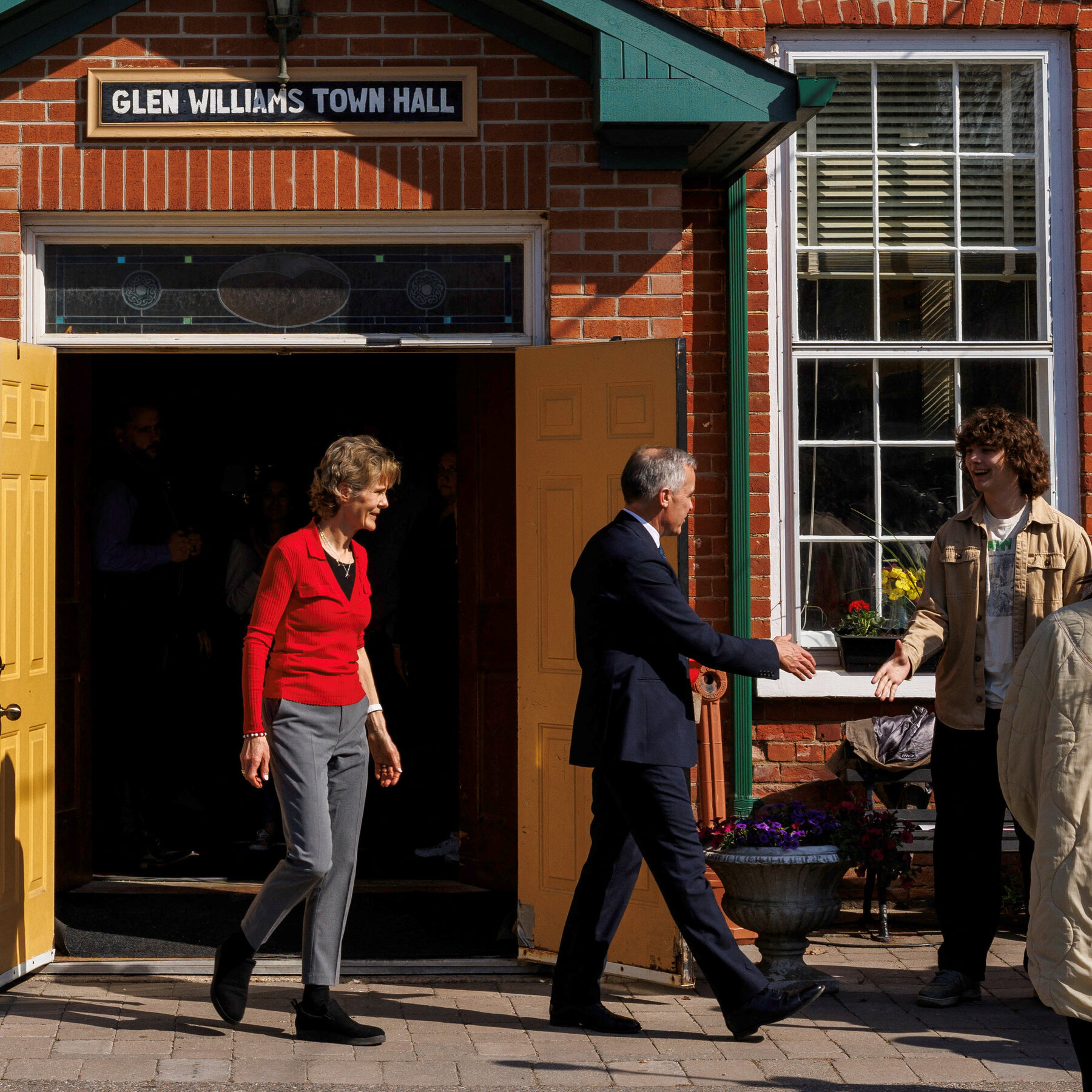 Canada’s Election Comes to a Close, With Liberals in the Lead