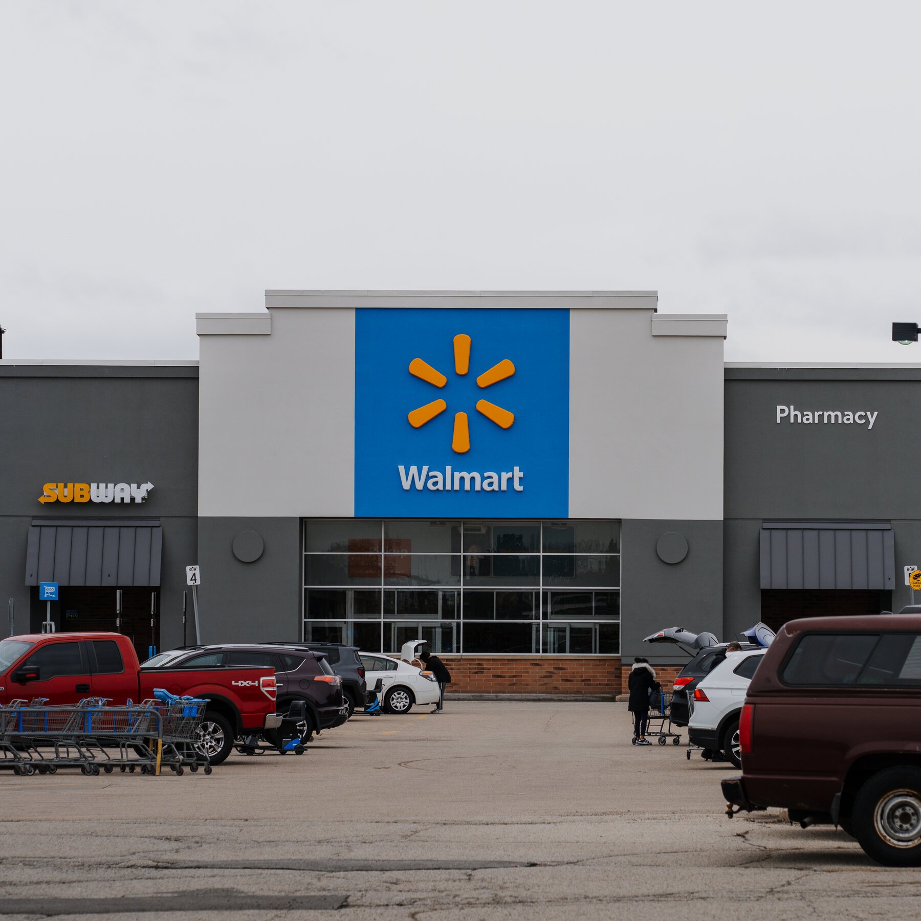 Chicken Alfredo Recall: 3 Dead in Outbreak Tied to Walmart, Kroger