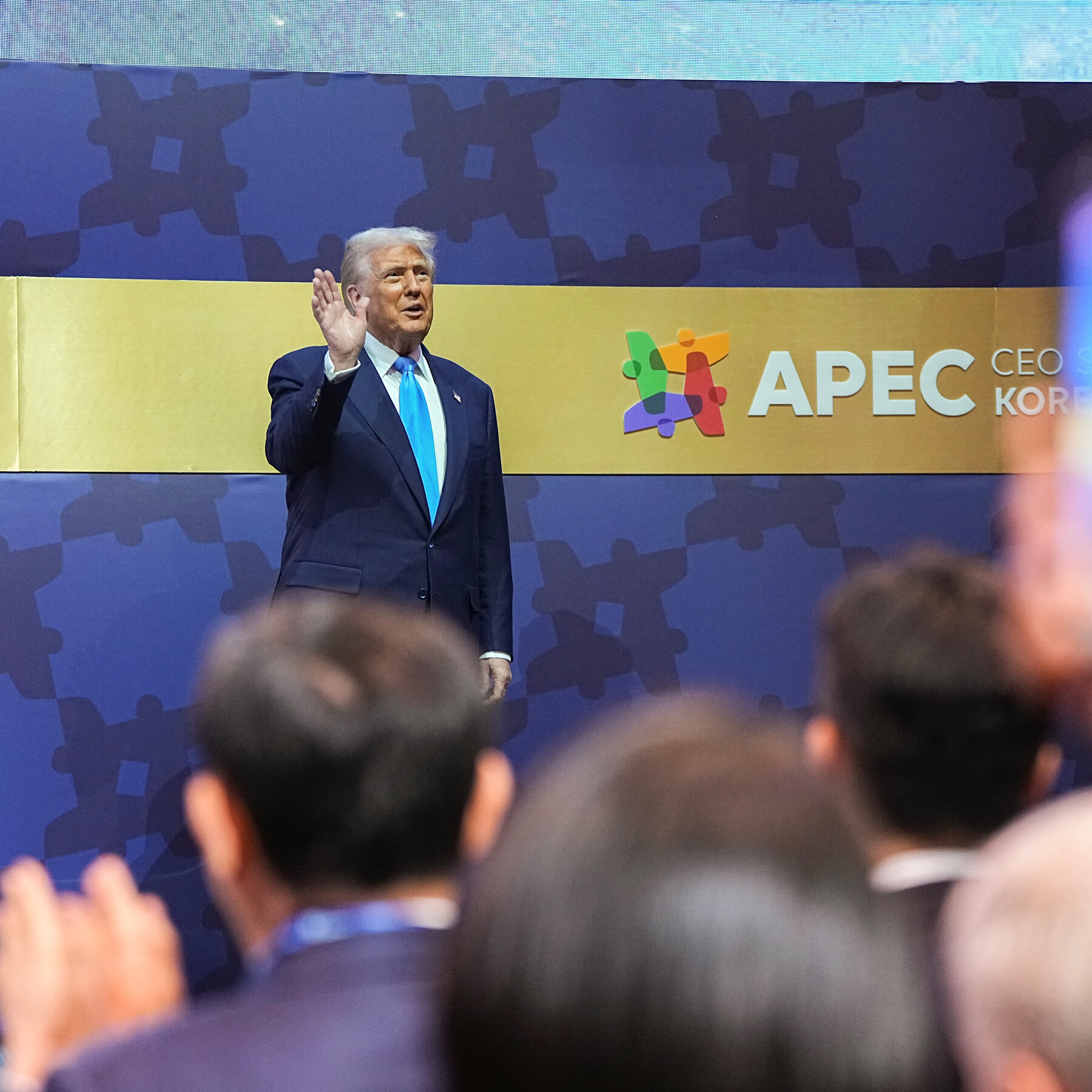 Chinese Officials Heap Praise on Trump and Xi Before They Meet