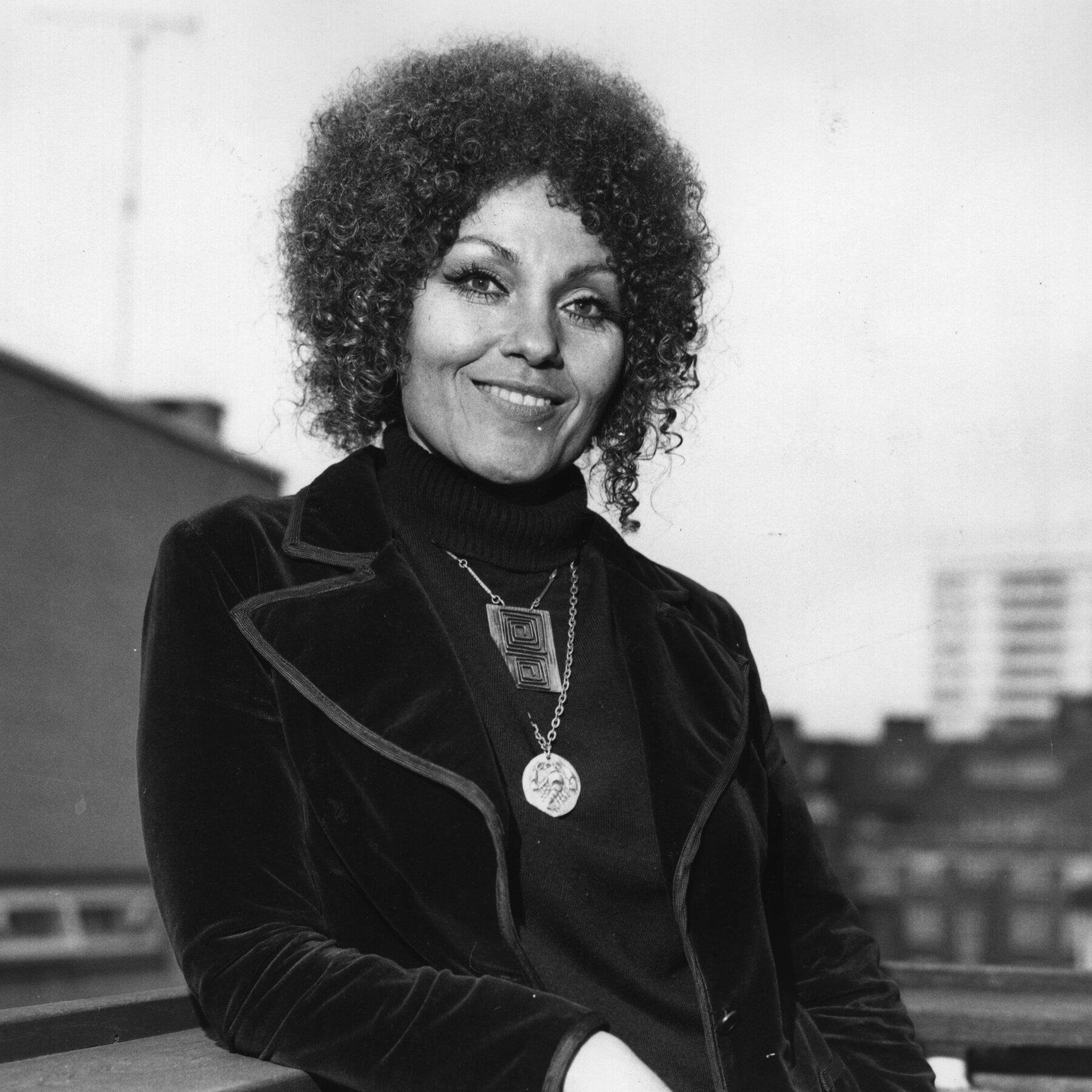 Cleo Laine, Acclaimed British Jazz Singer, Is Dead at 97