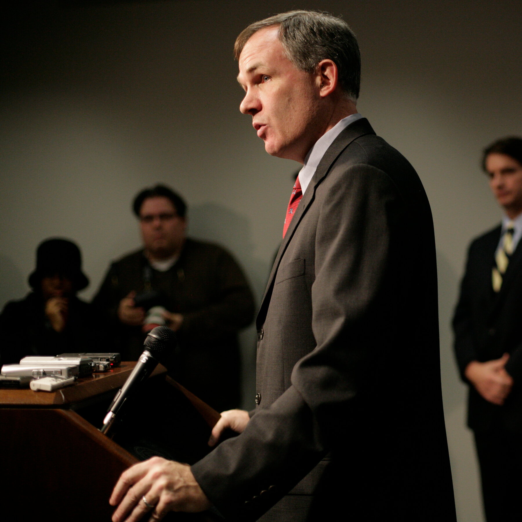 Comey’s defense lawyer once prosecuted big corruption cases and a high-profile leak.
