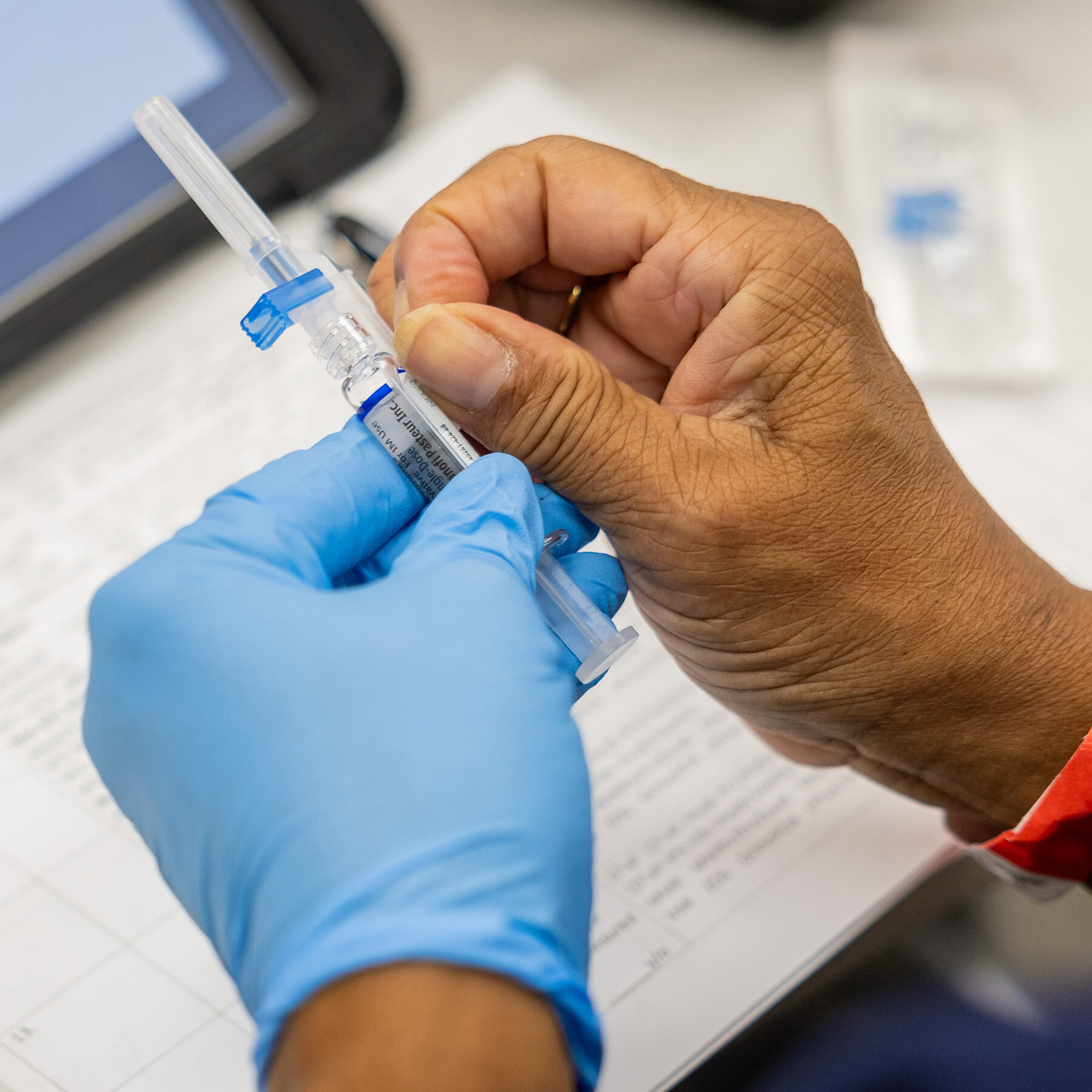 Covid Vaccines in First Trimester Not Tied to Birth Defects, Study Finds