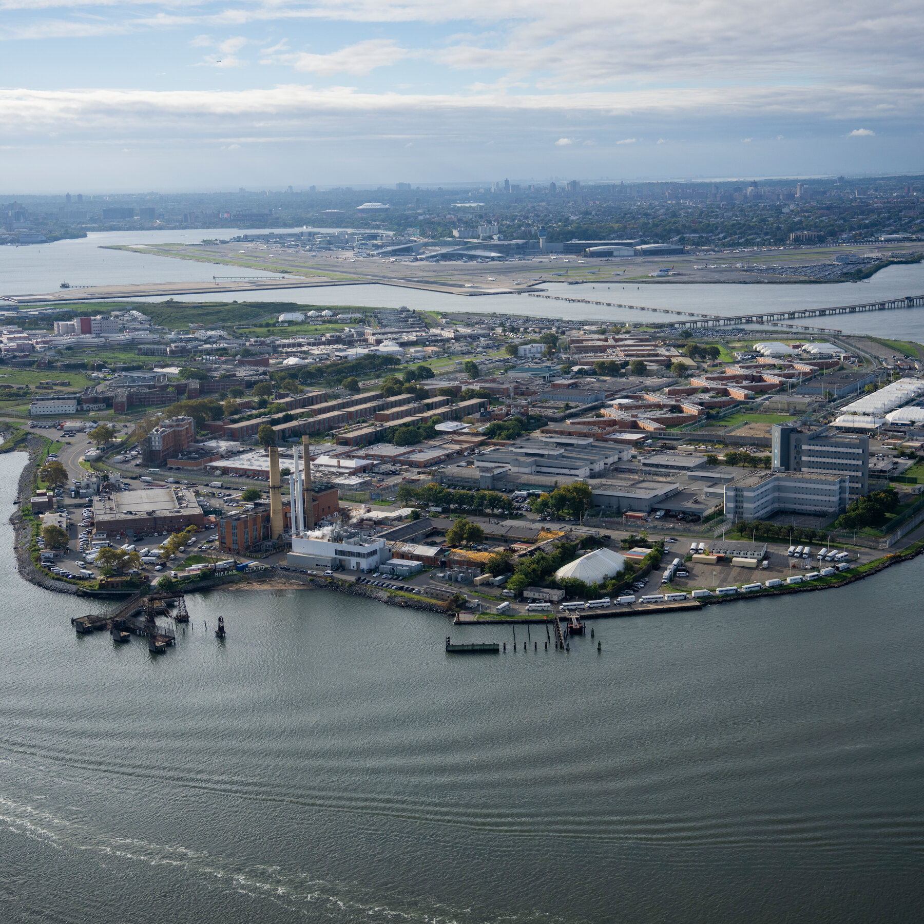 Cuomo Calls for Rebuilding Rikers Island and Keeping the Jails Open