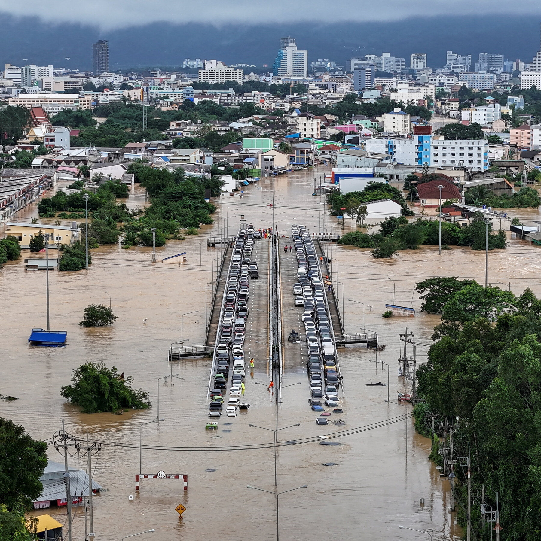 Deadly Flooding in Thailand Prompts Rescues and Evacuations