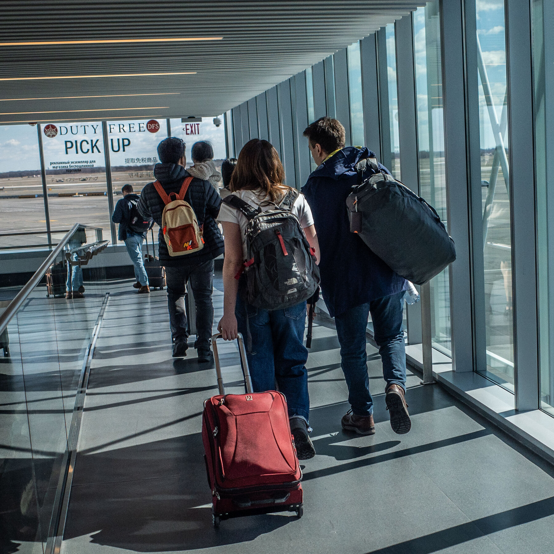 Delta, Southwest, American Airlines Cut Forecasts, an Early Alarm About Consumer Spending