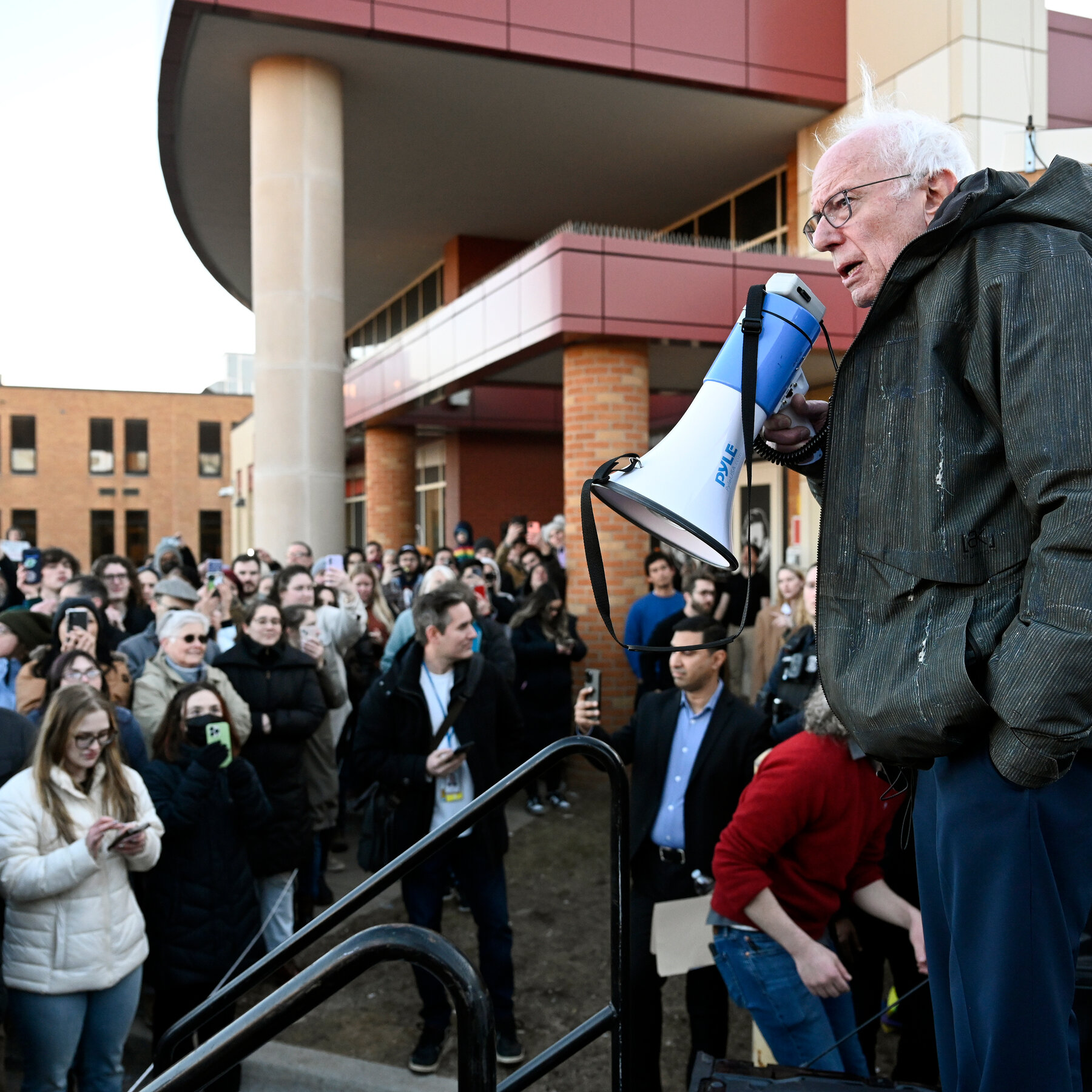 Democrats Plan Nationwide Blitz of Town Halls in Republican Districts