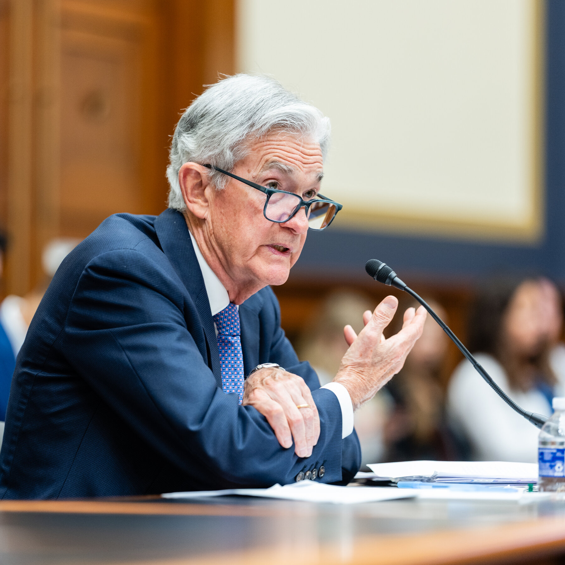 Despite Pressure From Trump, Powell Still Patient on Rate Cuts